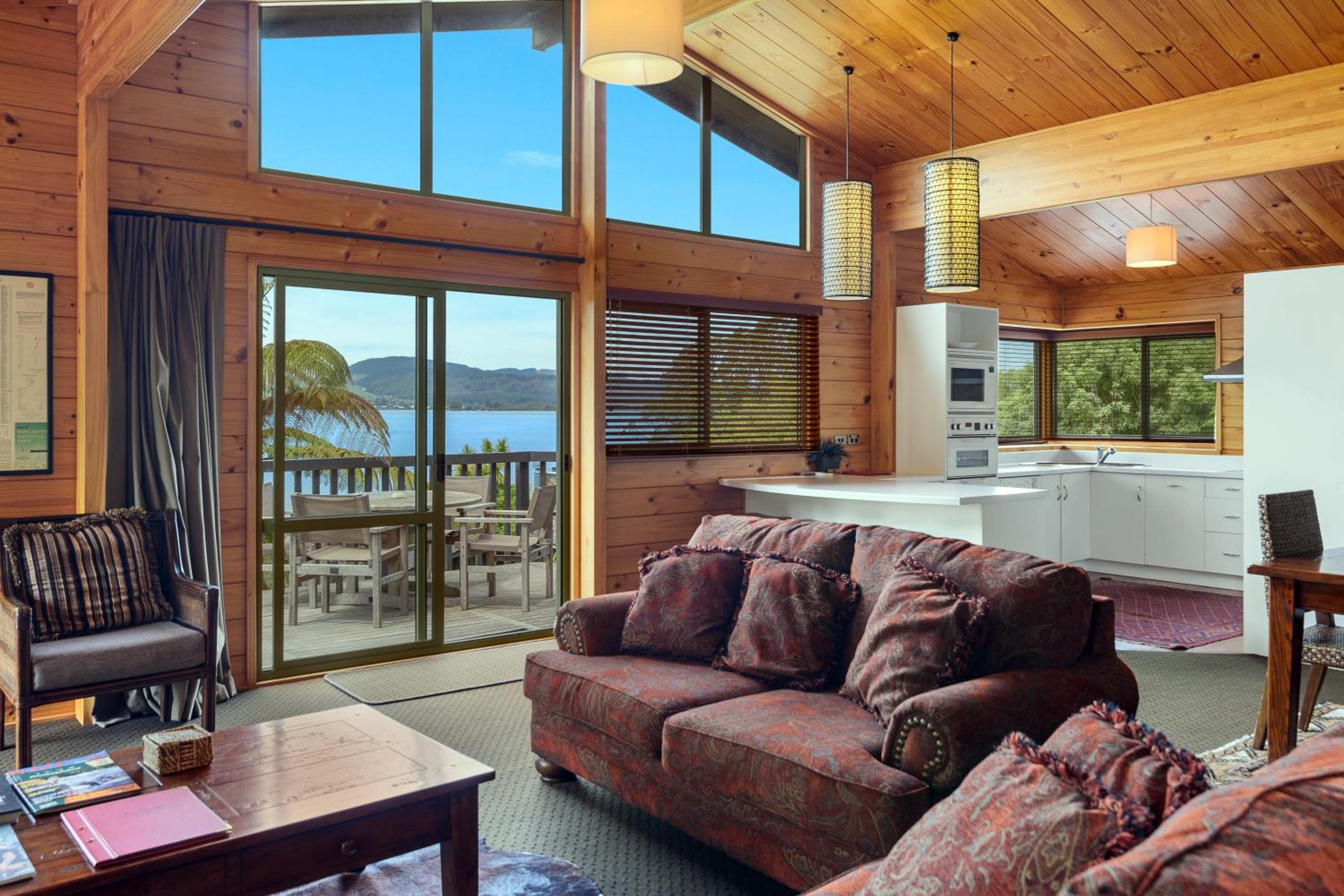 Two-Bedroom Apartment with Lake View thumbnail 5