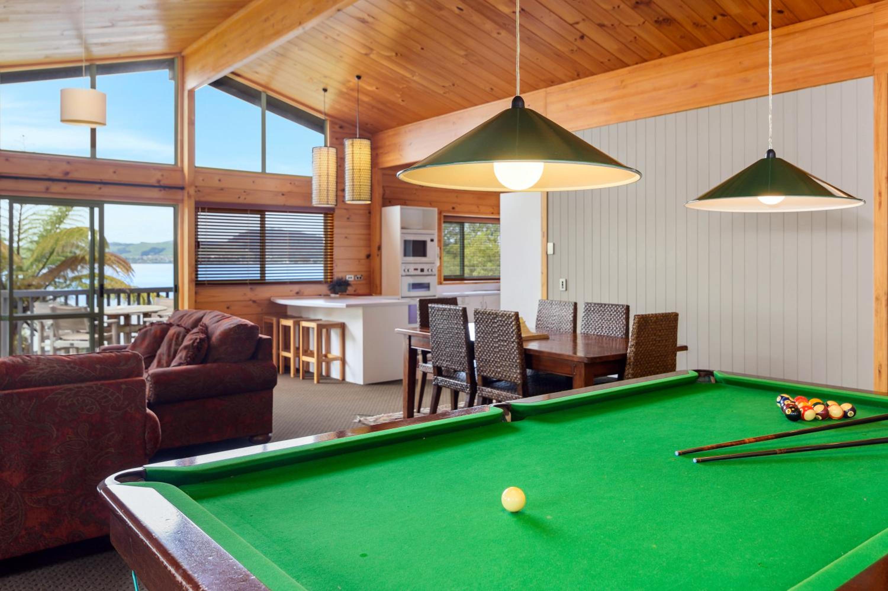 Two-Bedroom Apartment with Lake View thumbnail 6