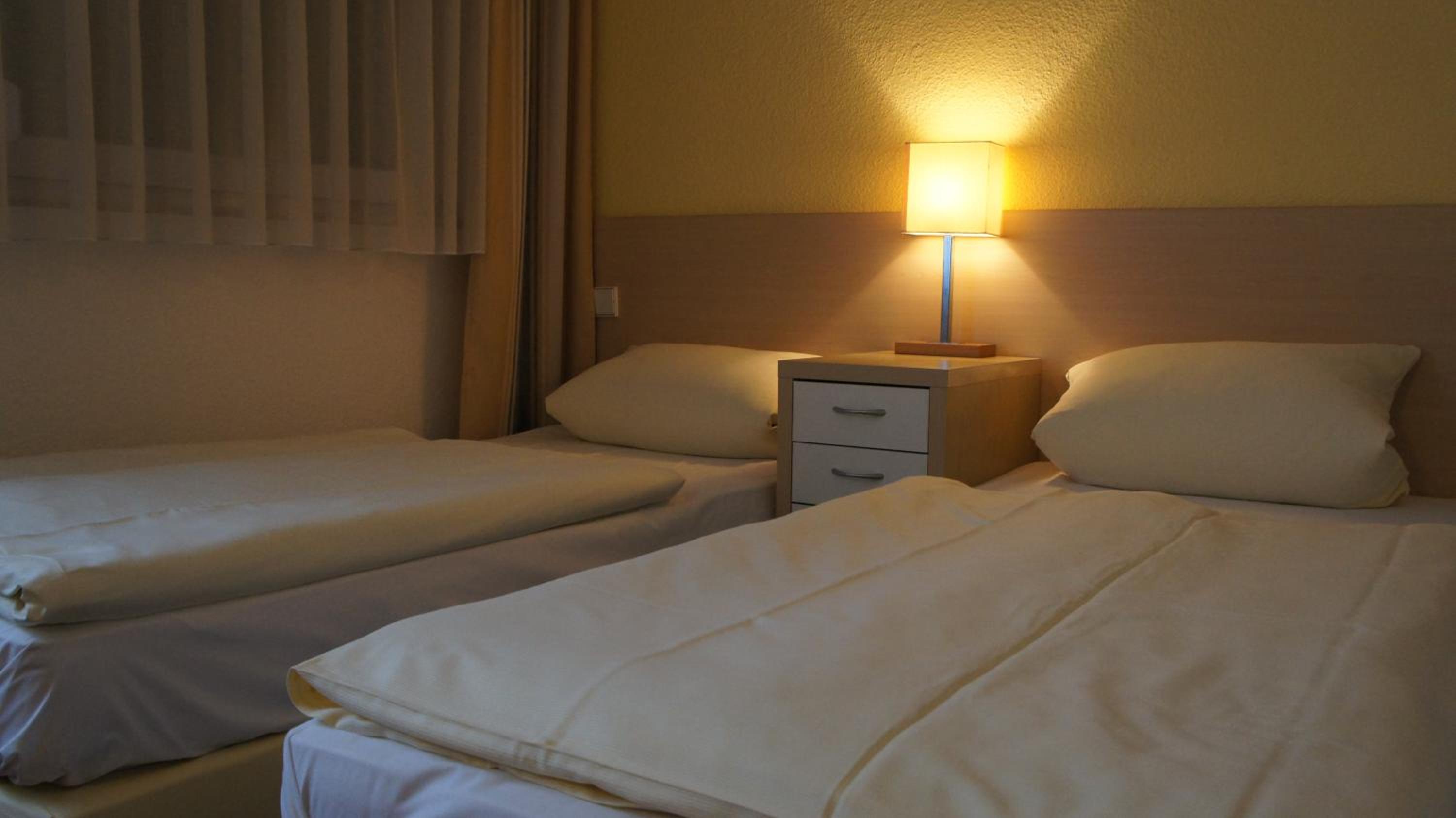 Twin Room - Photo 5