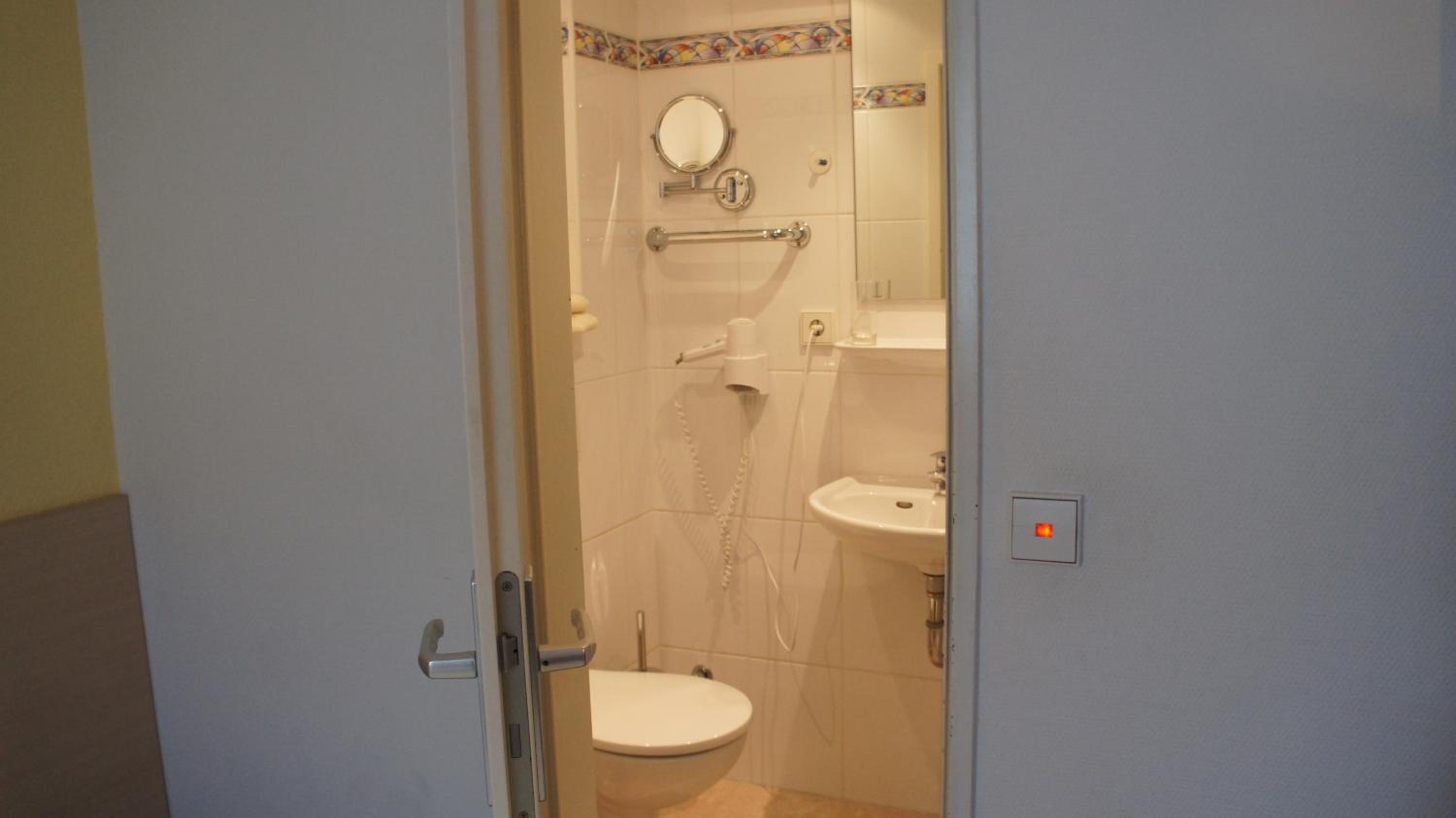 Single Room photo 3