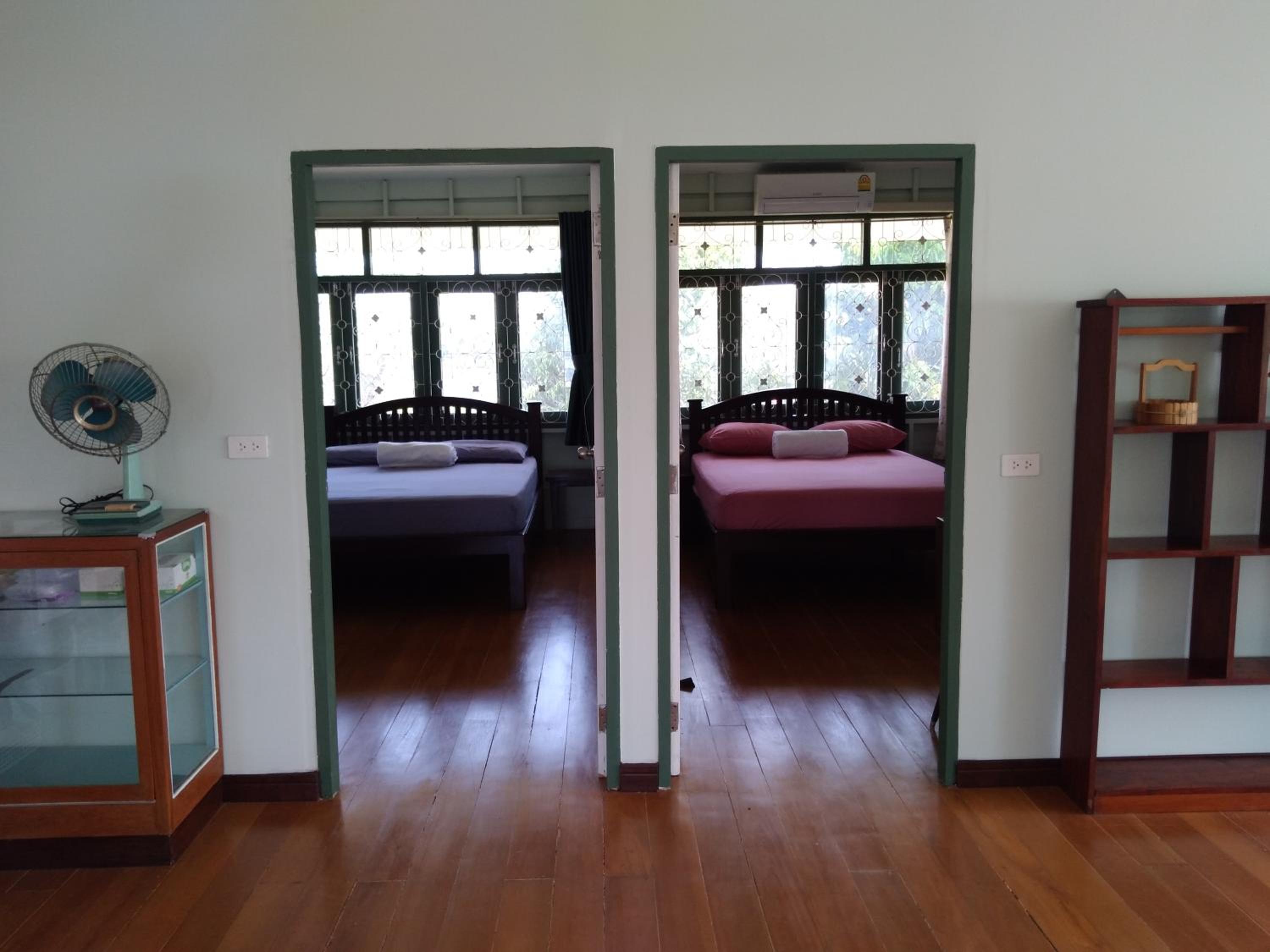 Two-Bedroom House - Photo 4