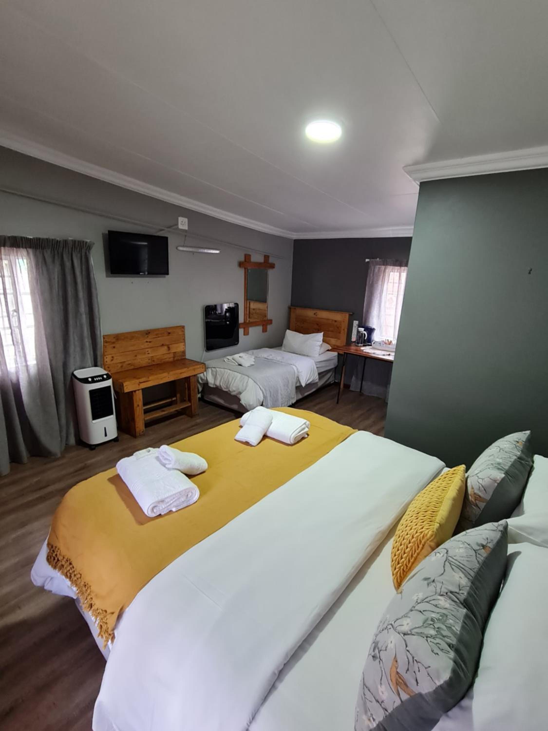 Standard Twin Room with Garden View