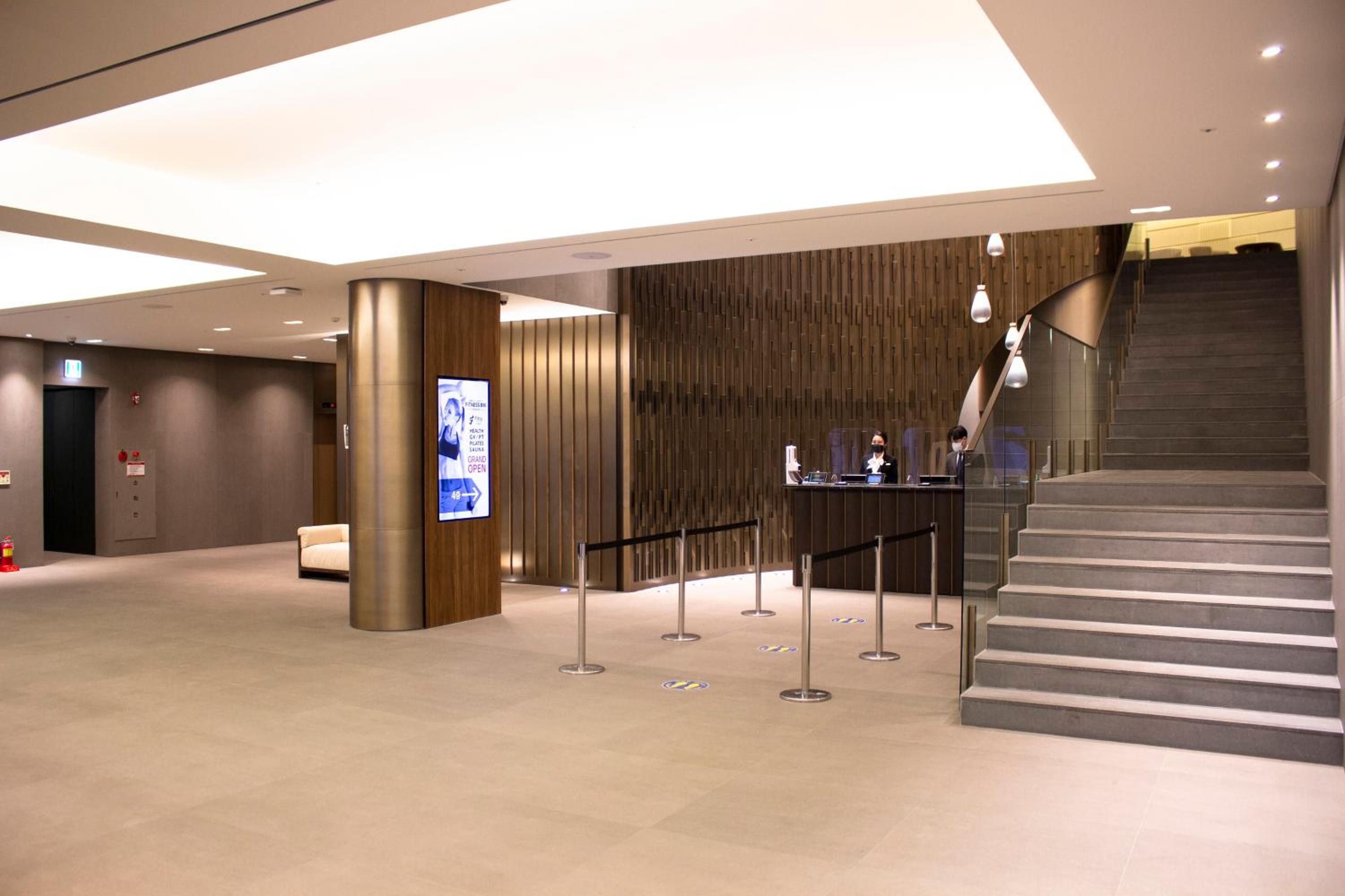 Superior Queen - Pick-Up/Drop-Off PKG (Gimpo Airport)