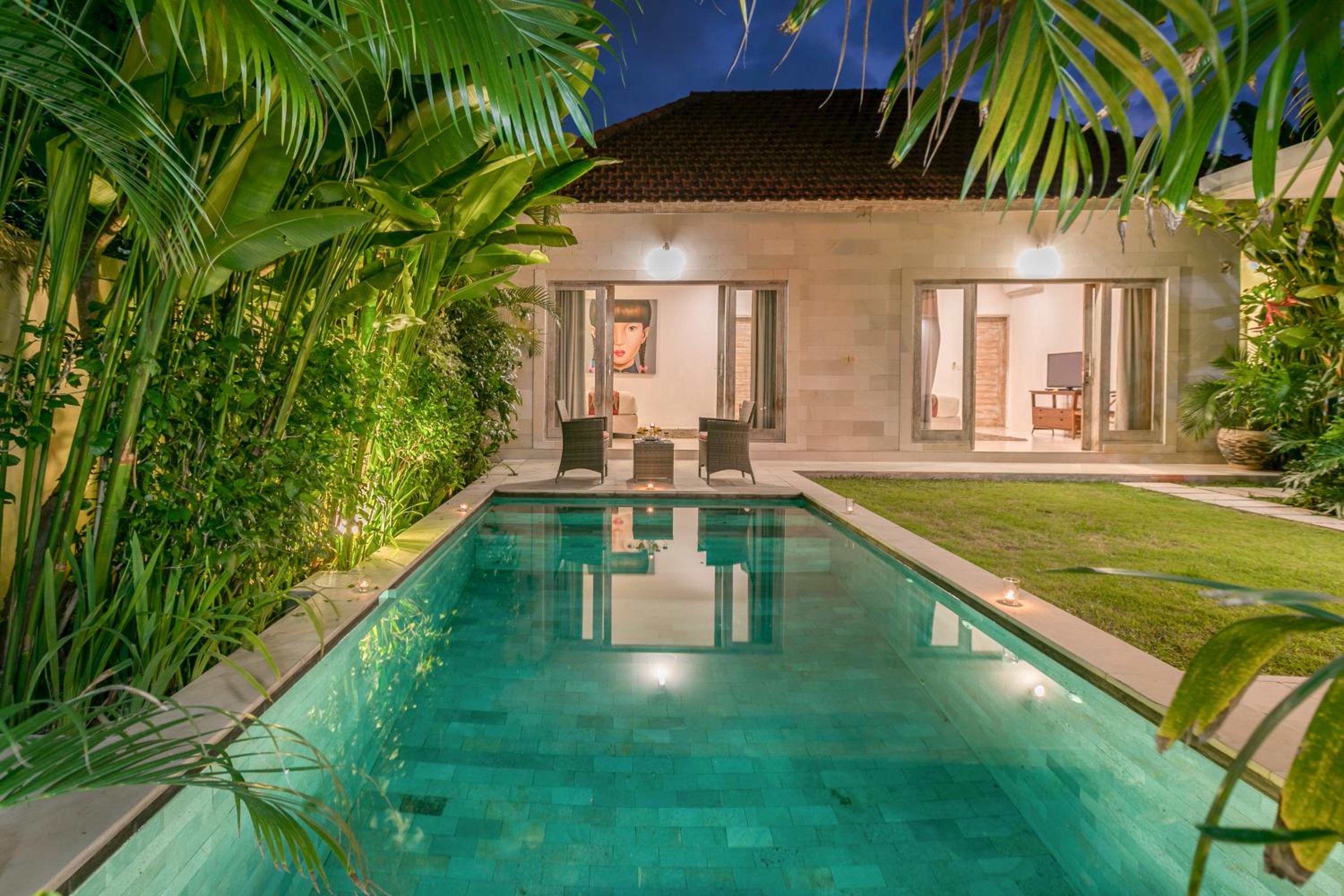 Villa with Private Pool - Photo 36