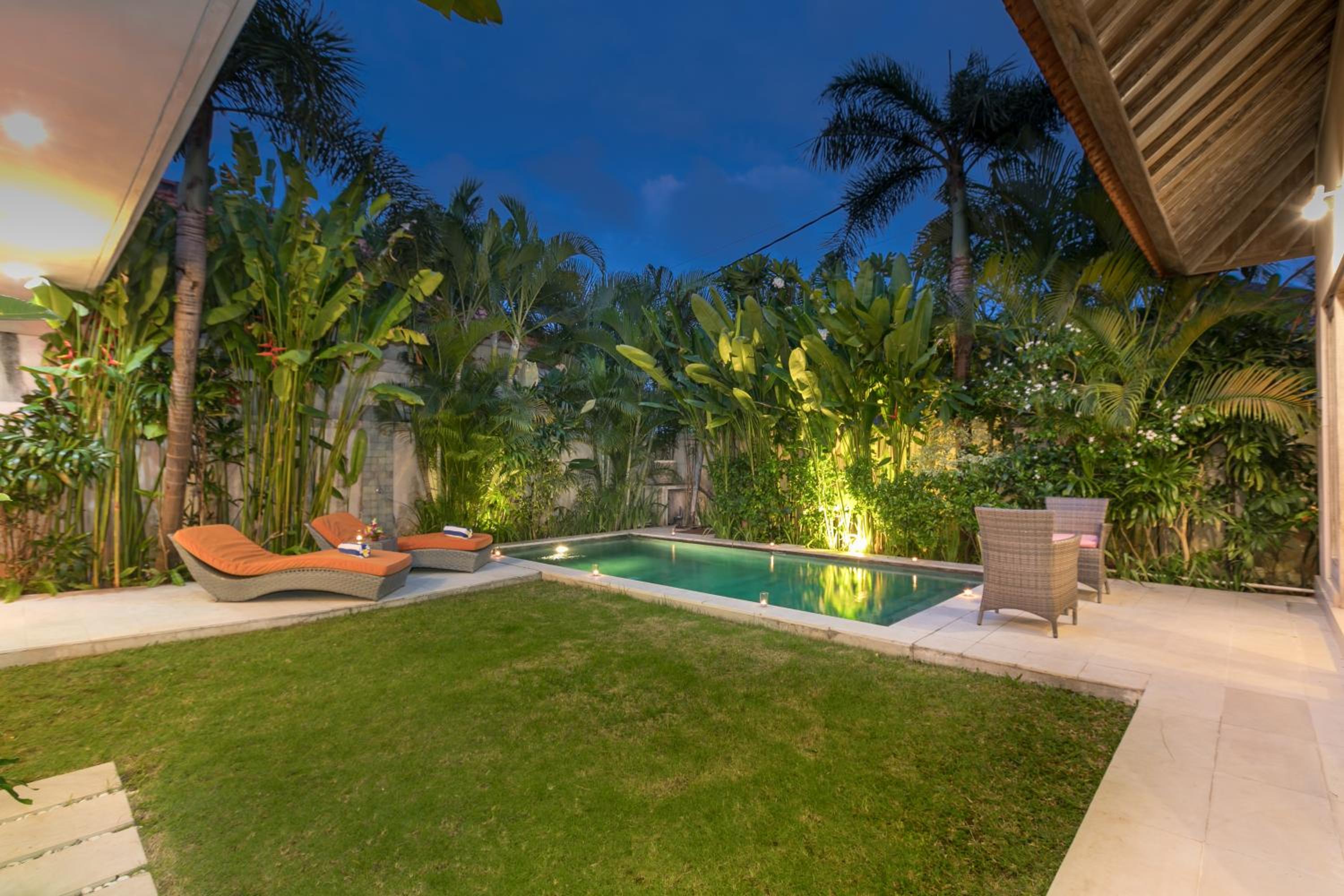 Villa with Private Pool - Photo 30