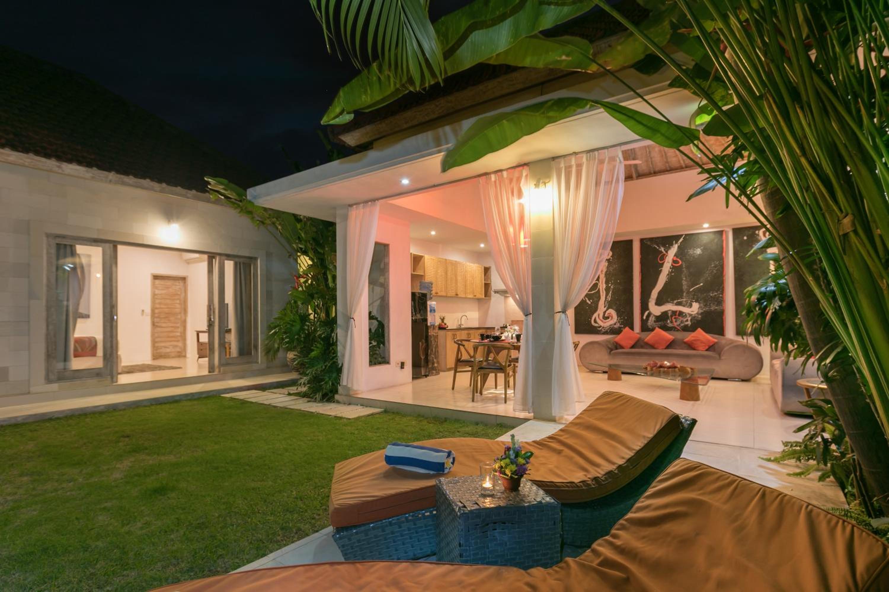 Villa with Private Pool - Photo 27