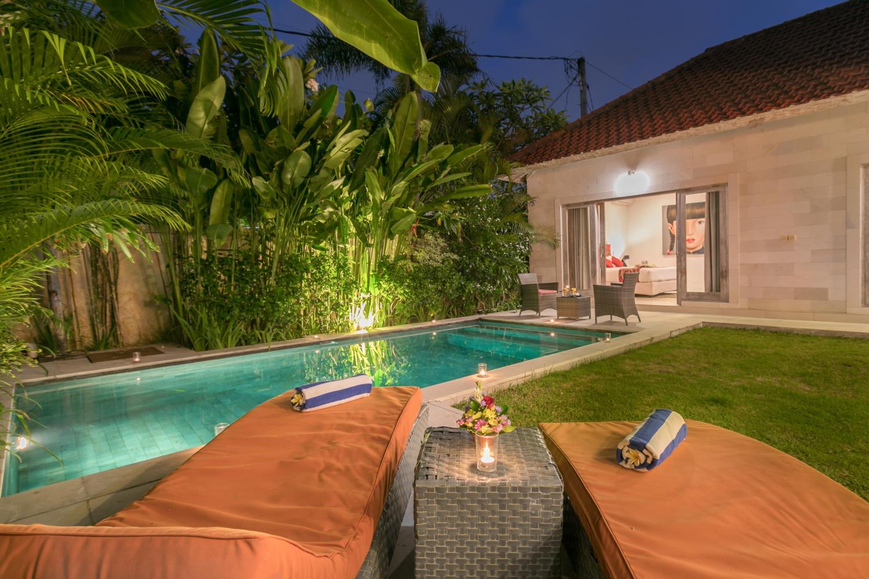 Villa with Private Pool - Photo 40