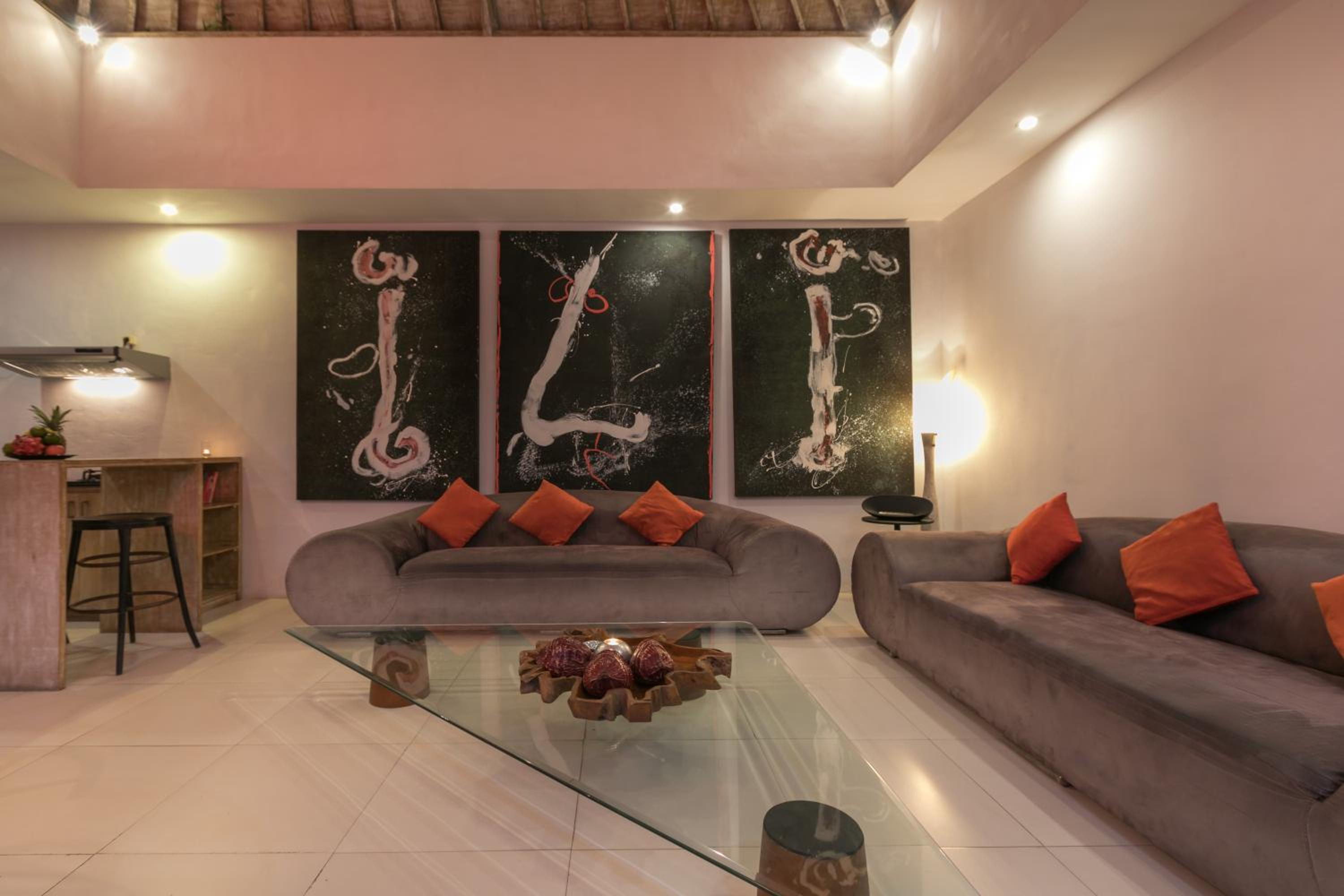 Villa with Private Pool - Photo 24
