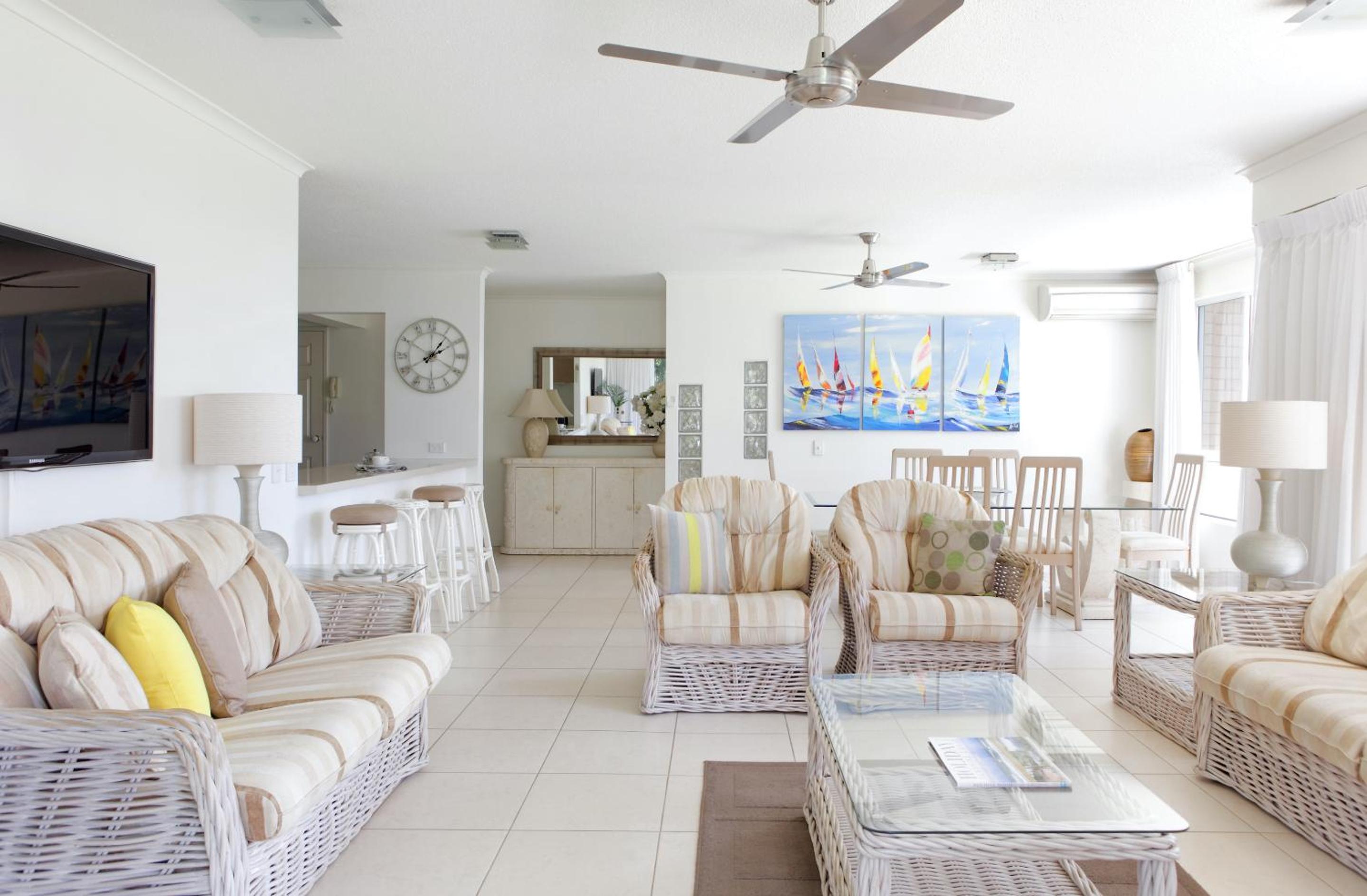Two-Bedroom Apartment with Balcony - Photo 7