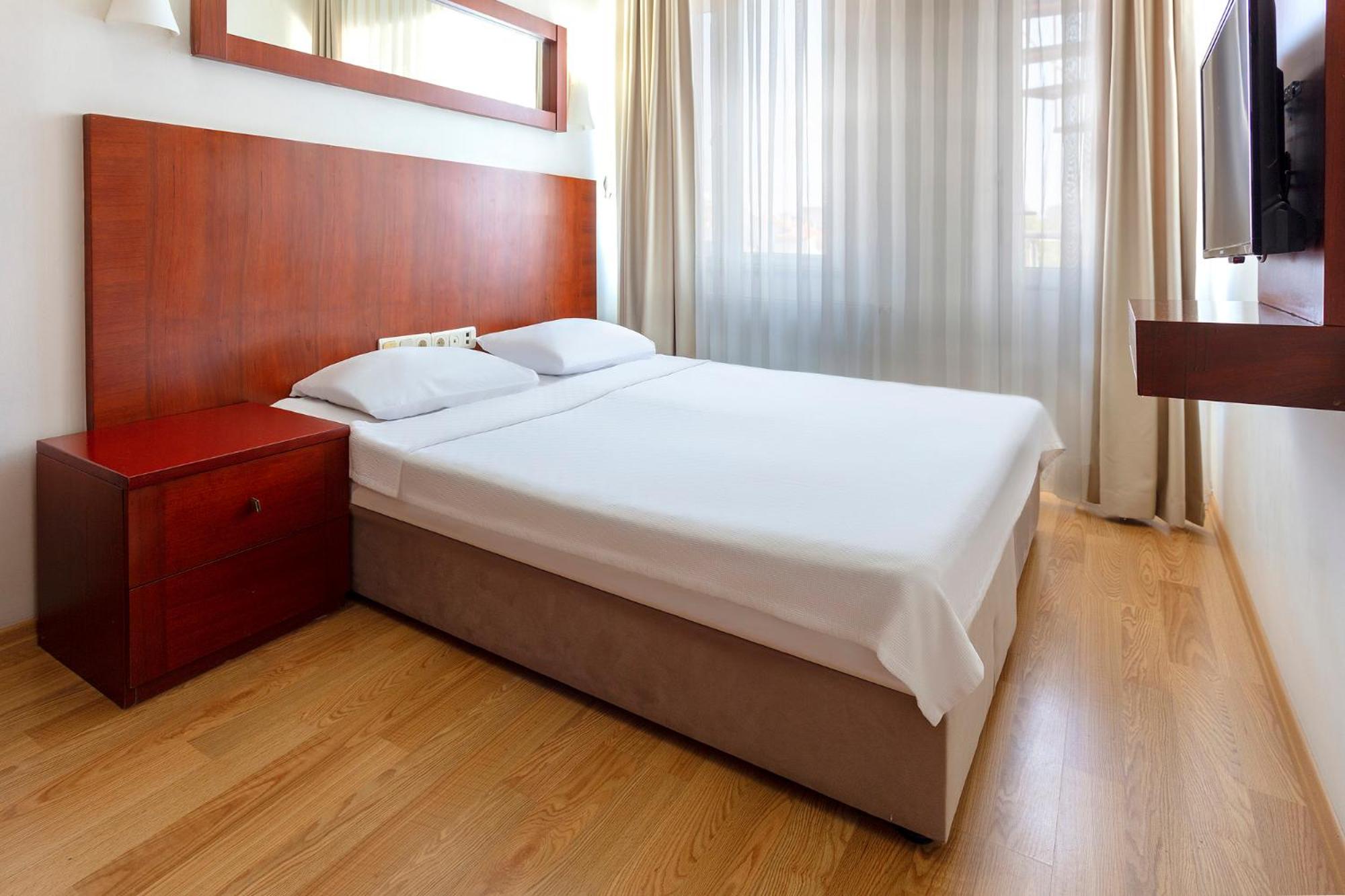 Deluxe Single Room with Balcony photo 3