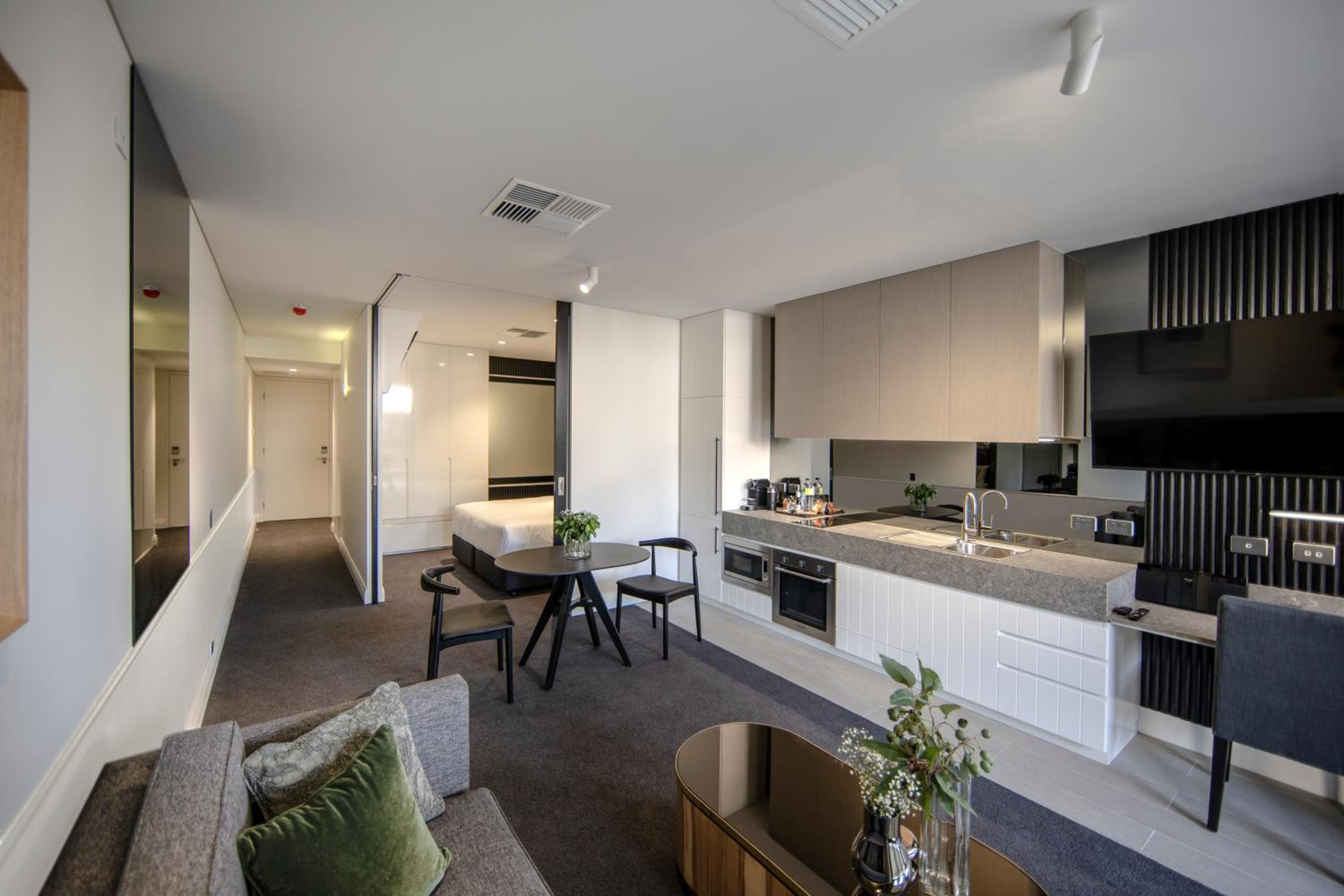 One-Bedroom Suite - Photo 1