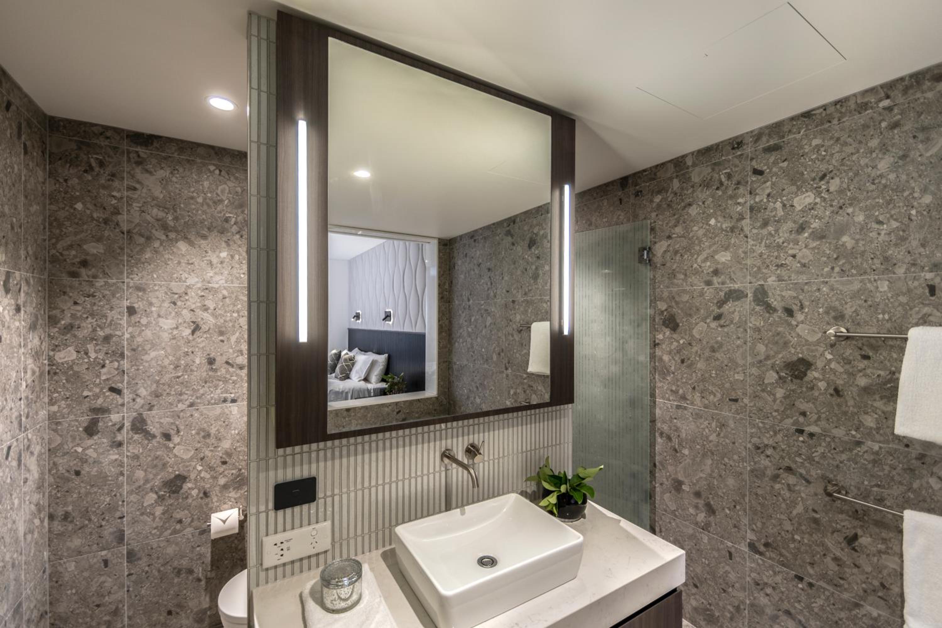 One-Bedroom Suite - Photo 2