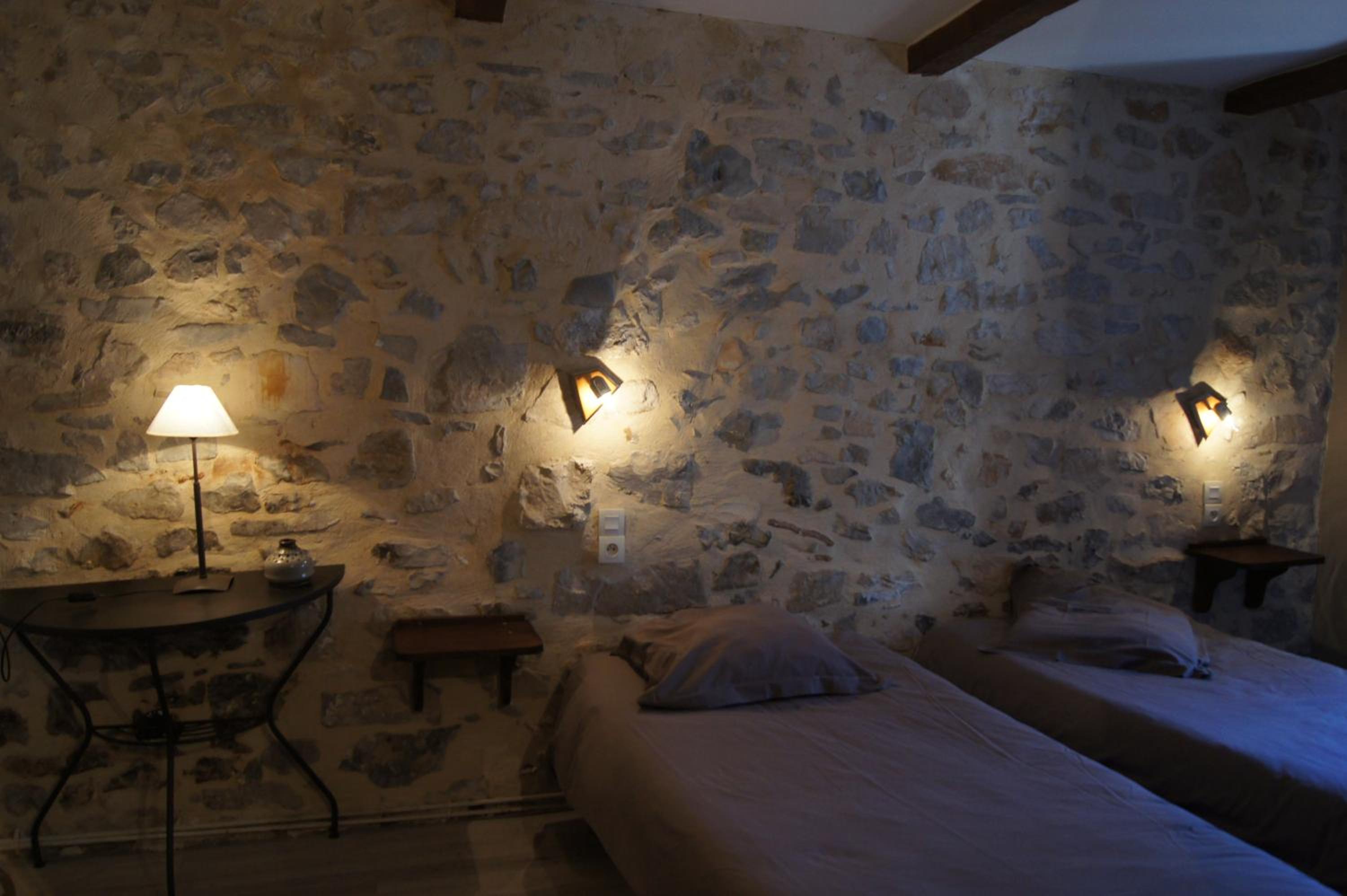 Twin Room - Photo 4