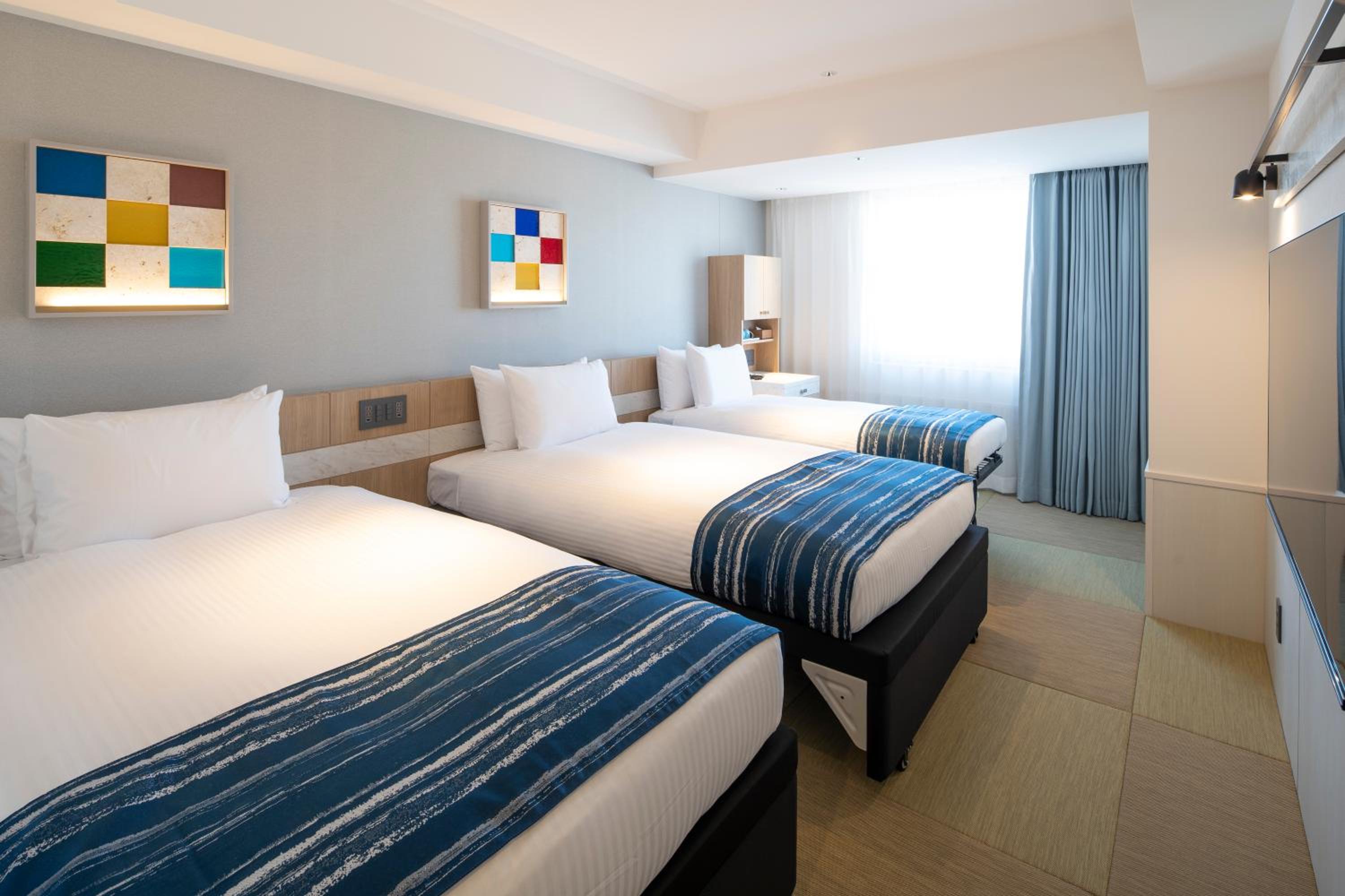 Triple Room with Complimentary Lobby Drinks - Photo 5