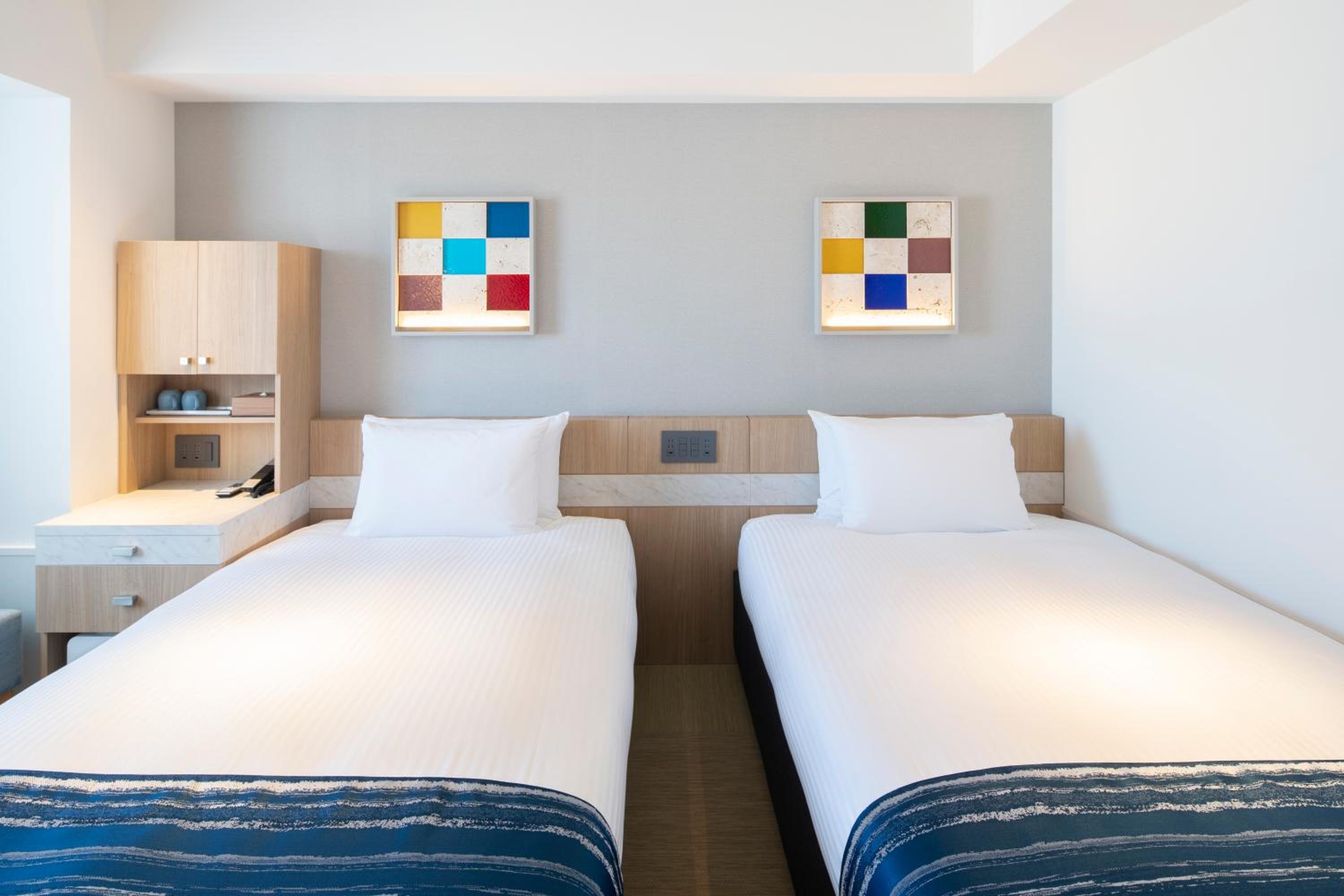 Standard Twin Room with Complimentary Lobby Drinks - Photo 6