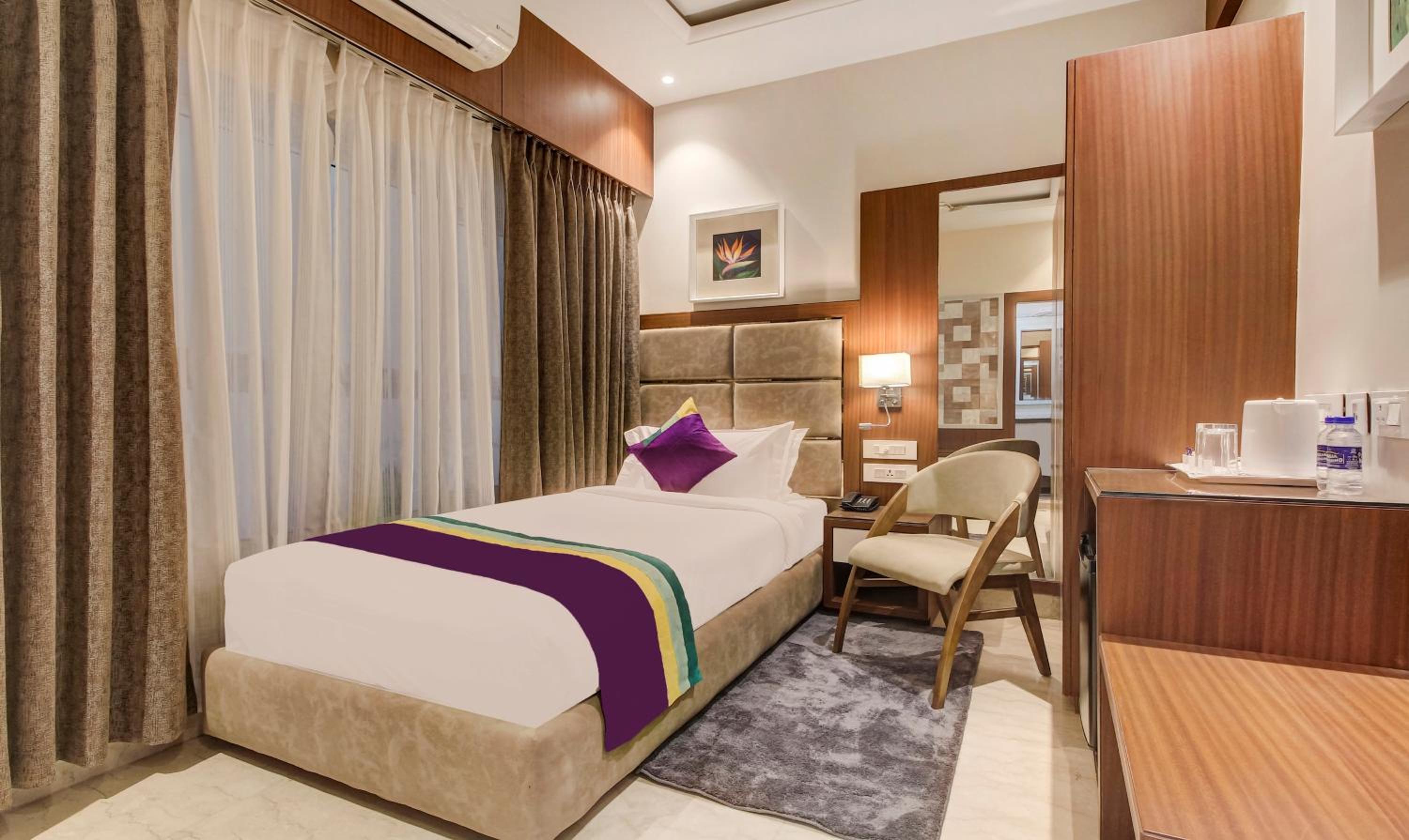 Economy Room