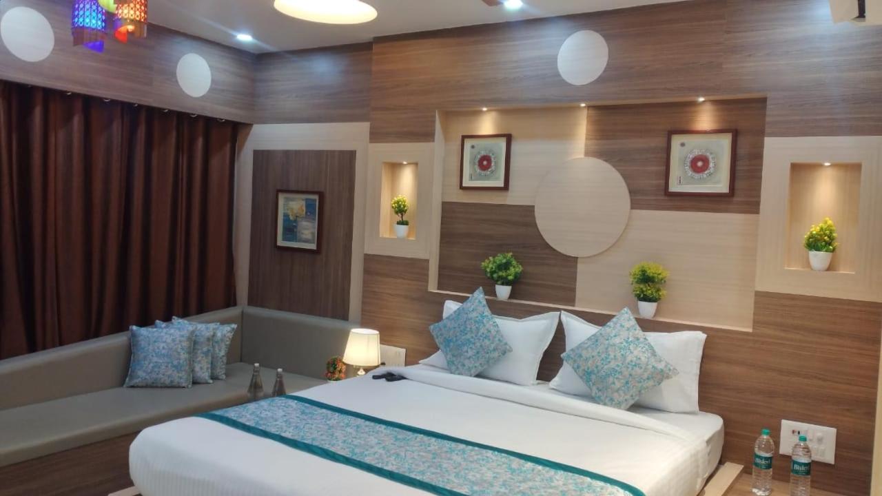 Deluxe Double Room with Bath photo 2