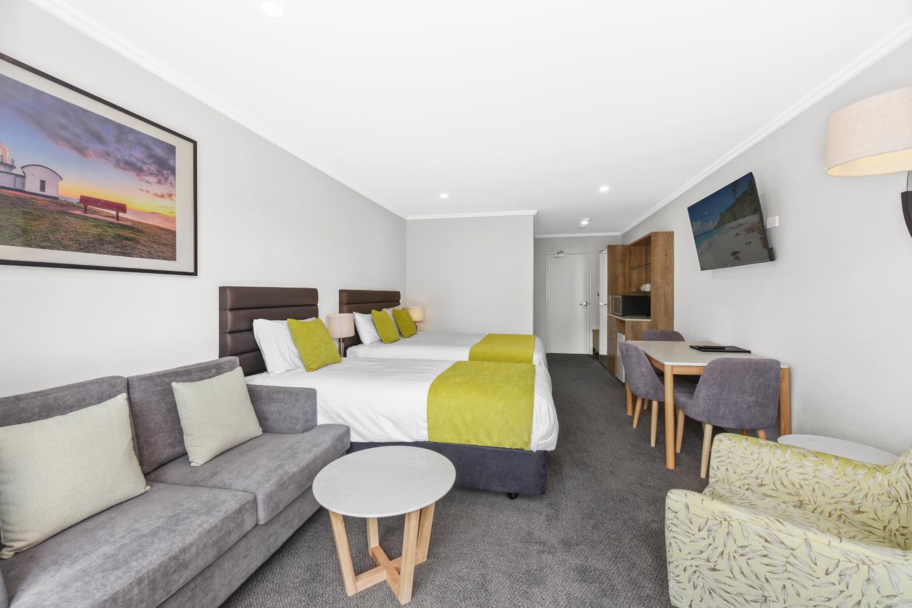 Waterfront Superior Twin Room - Photo 9