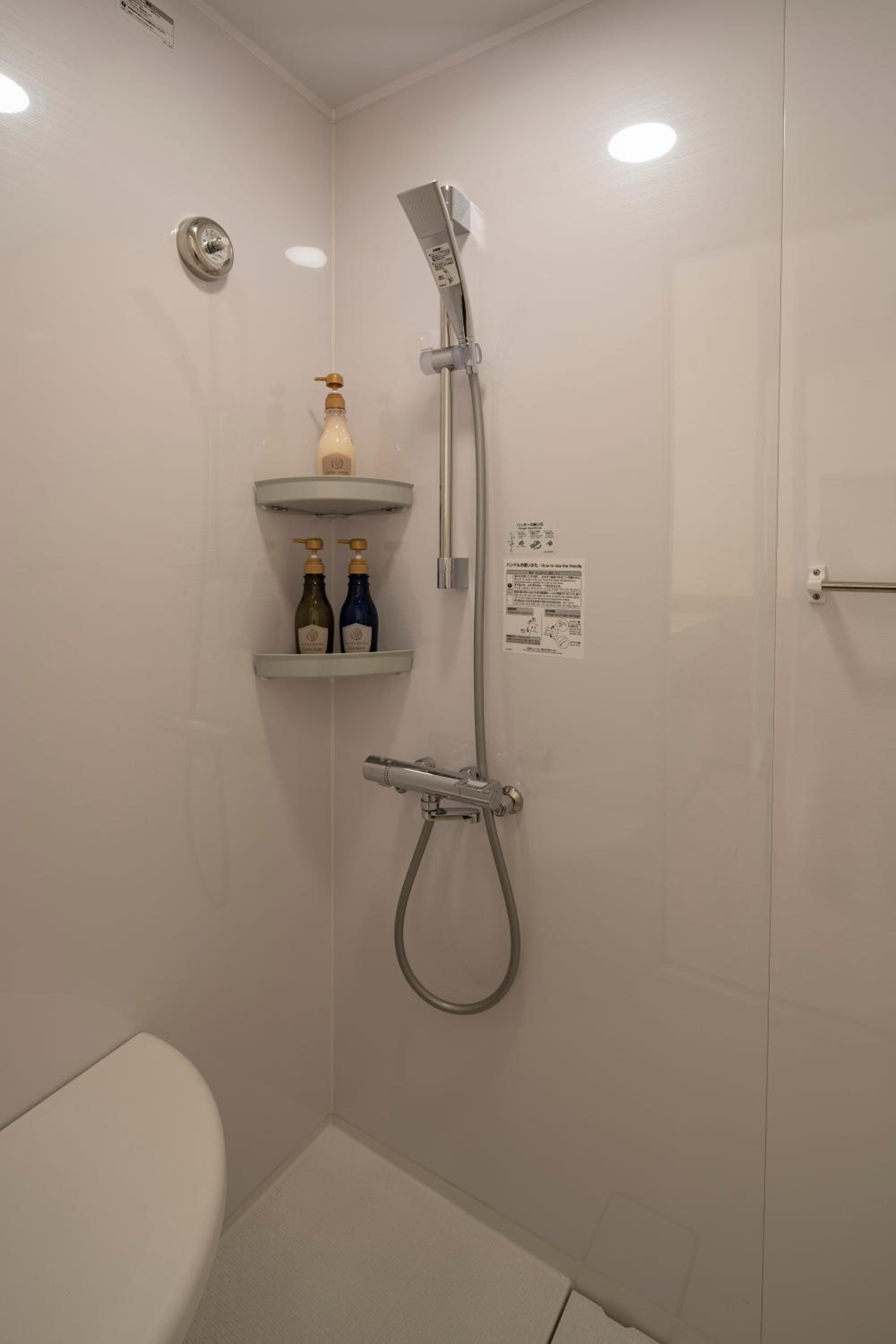 Standard Twin Room with Complimentary Lobby Drinks - Photo 3