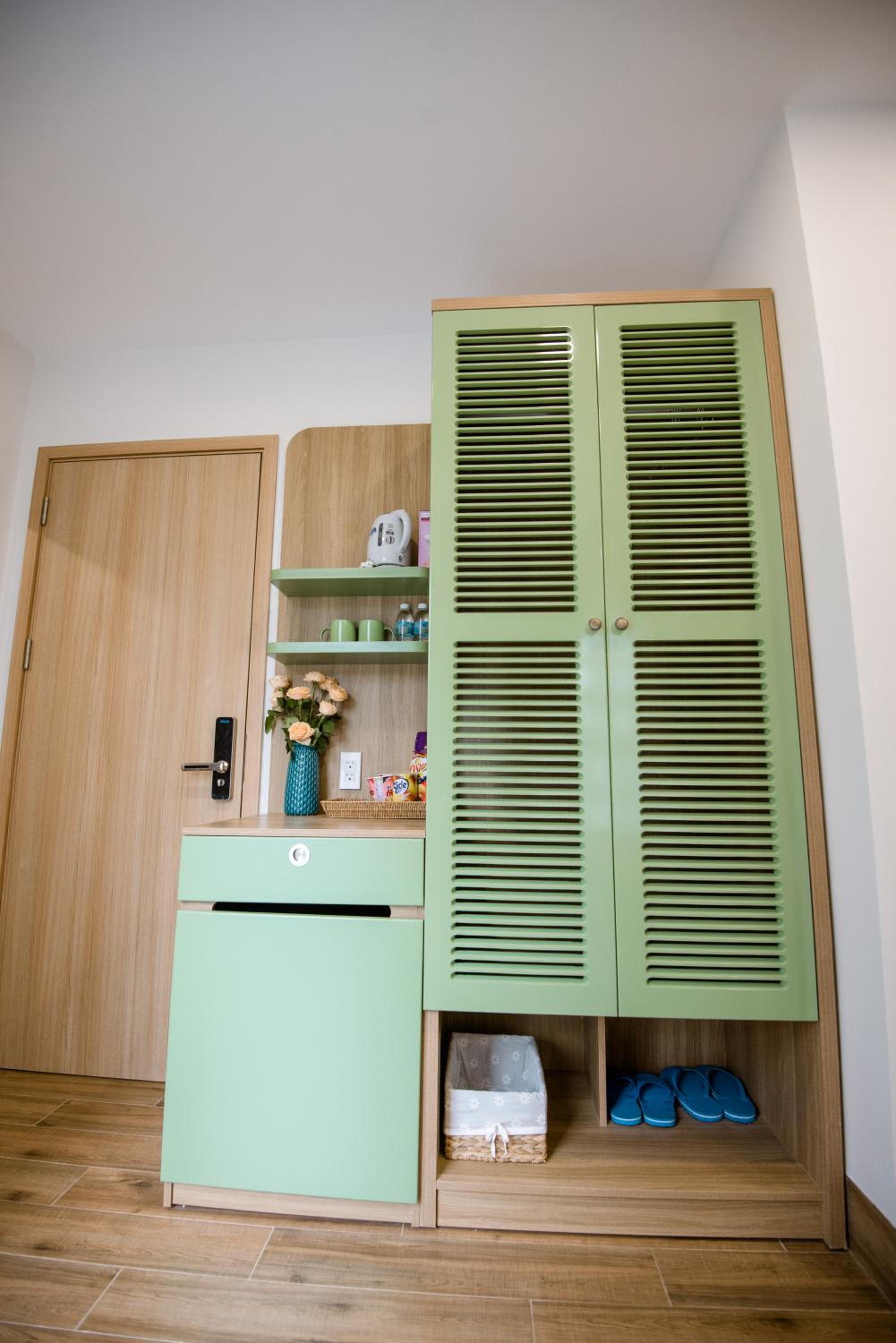 King Room with Balcony - Photo 13