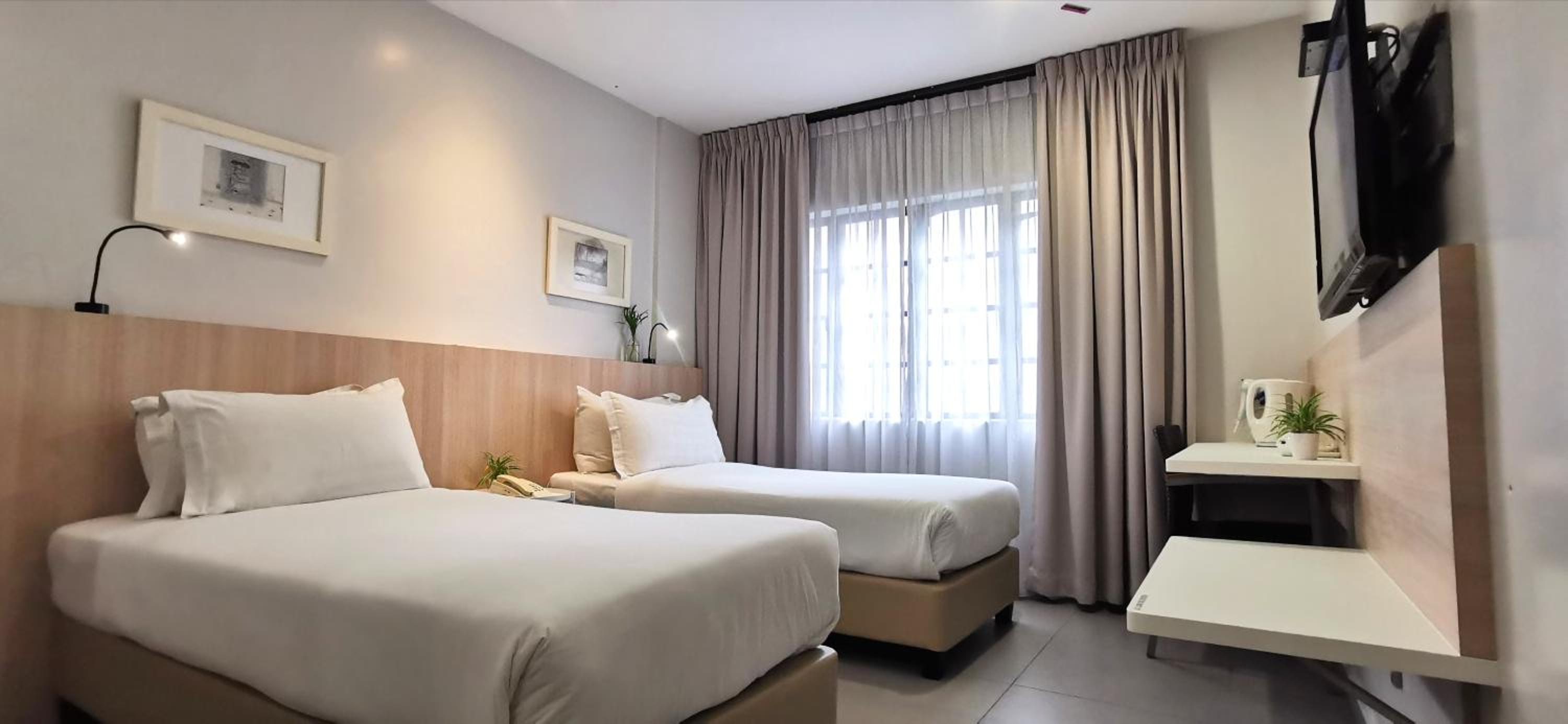 Deluxe Twin Room - Photo 3