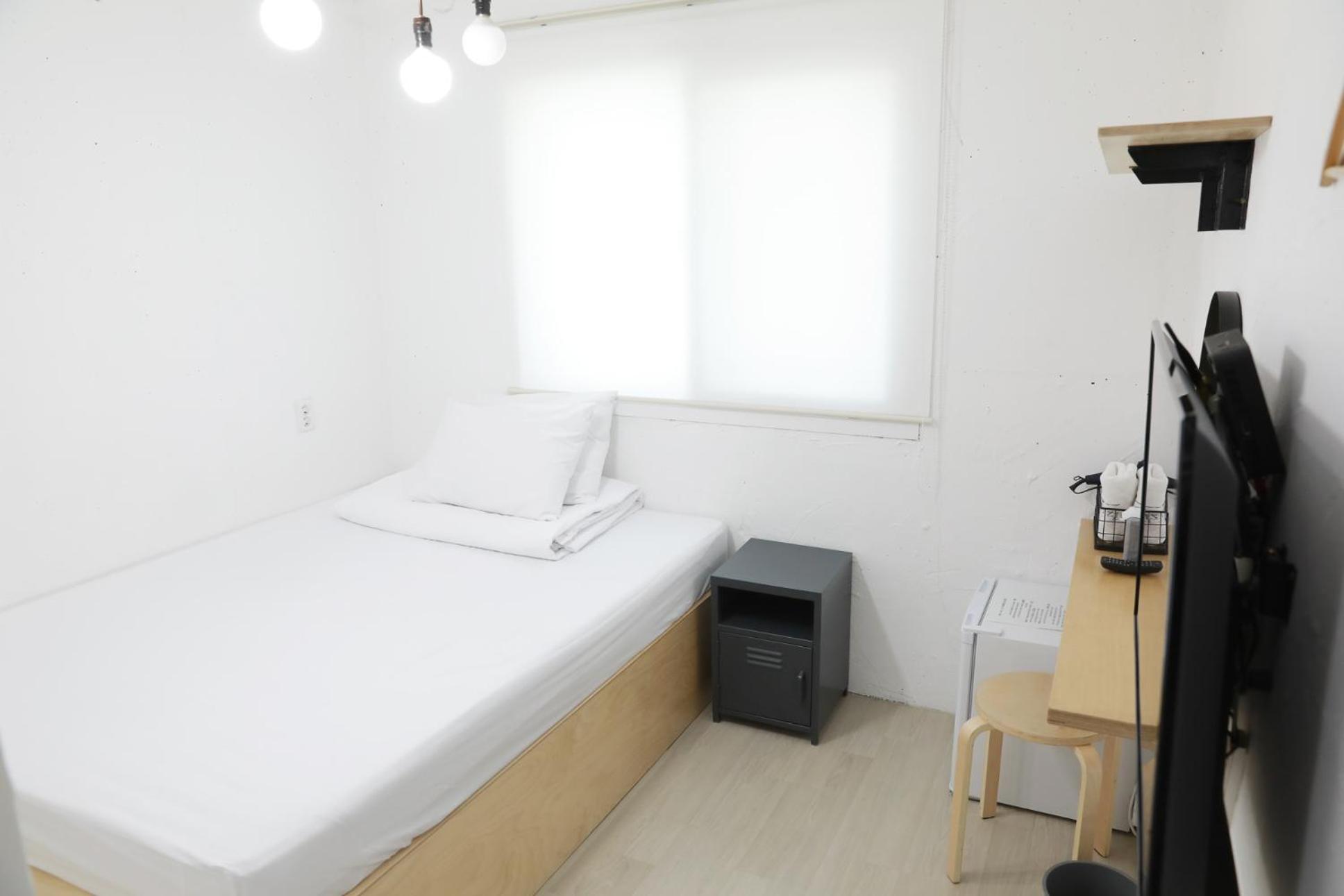 Single Room photo 3