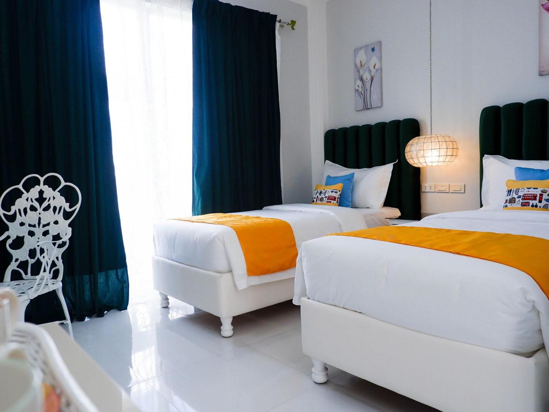 Superior King Room - Photo 7