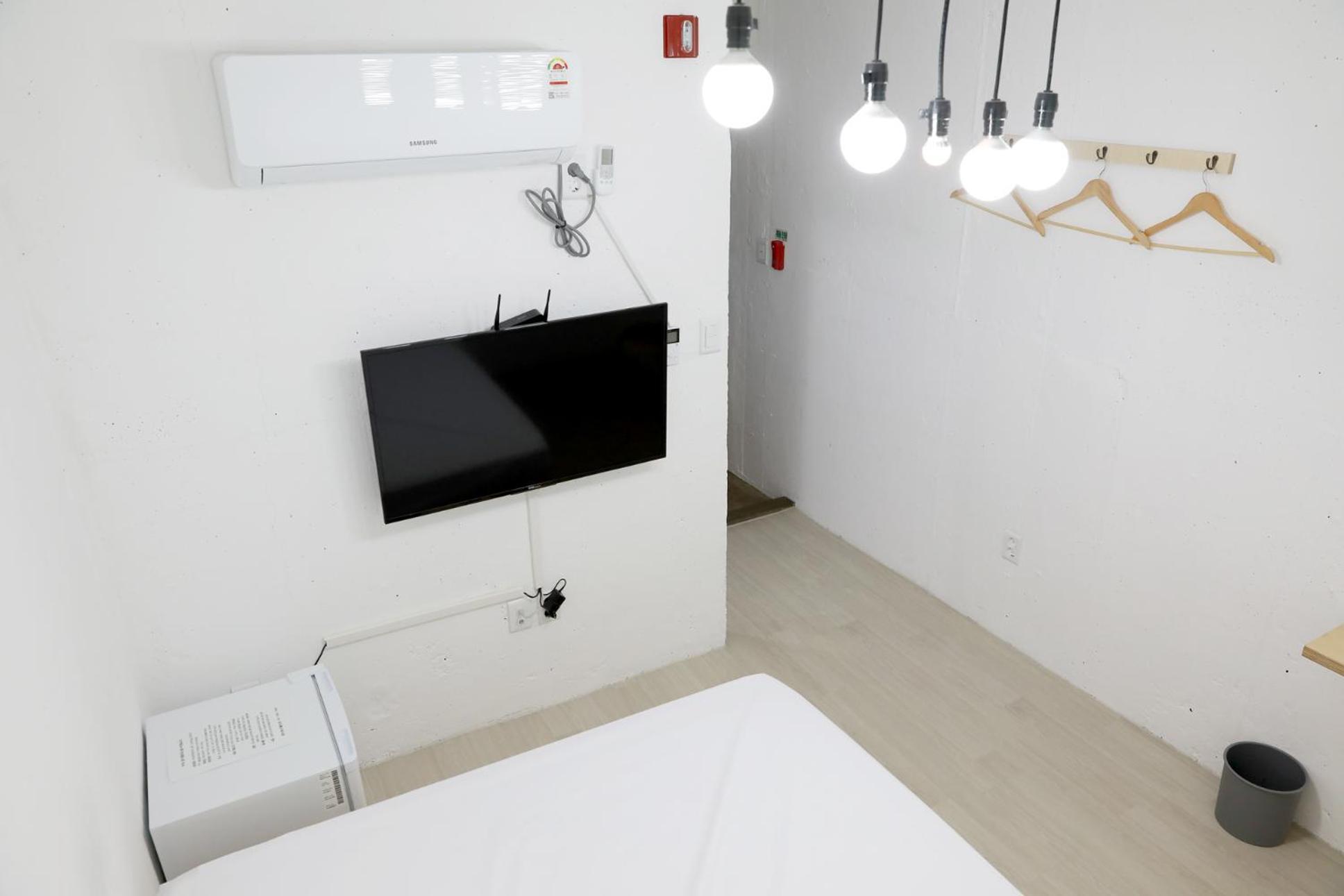 Double Room - Photo 4