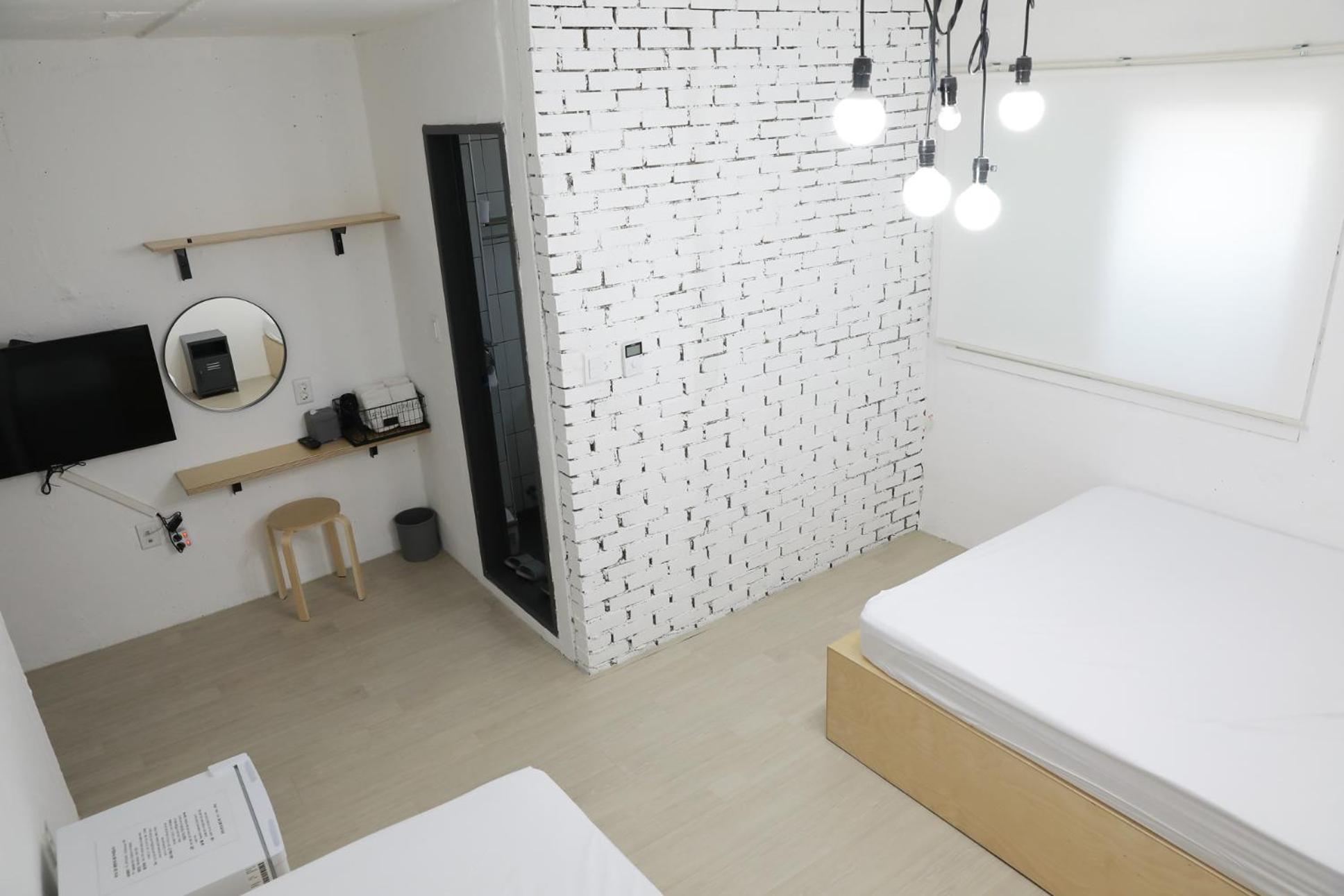 Basic Triple Room - Photo 1