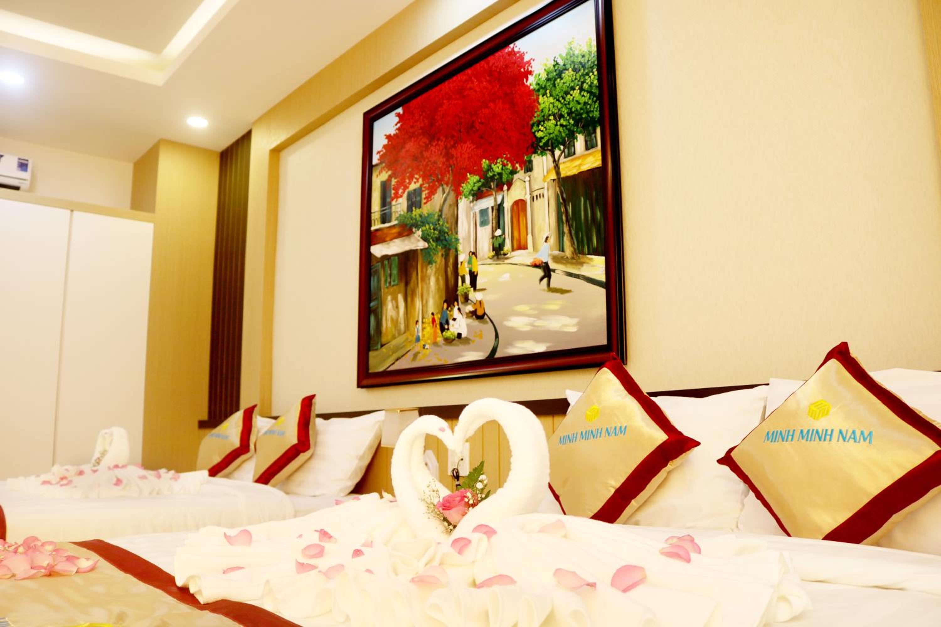 Deluxe Family Room - Photo 2