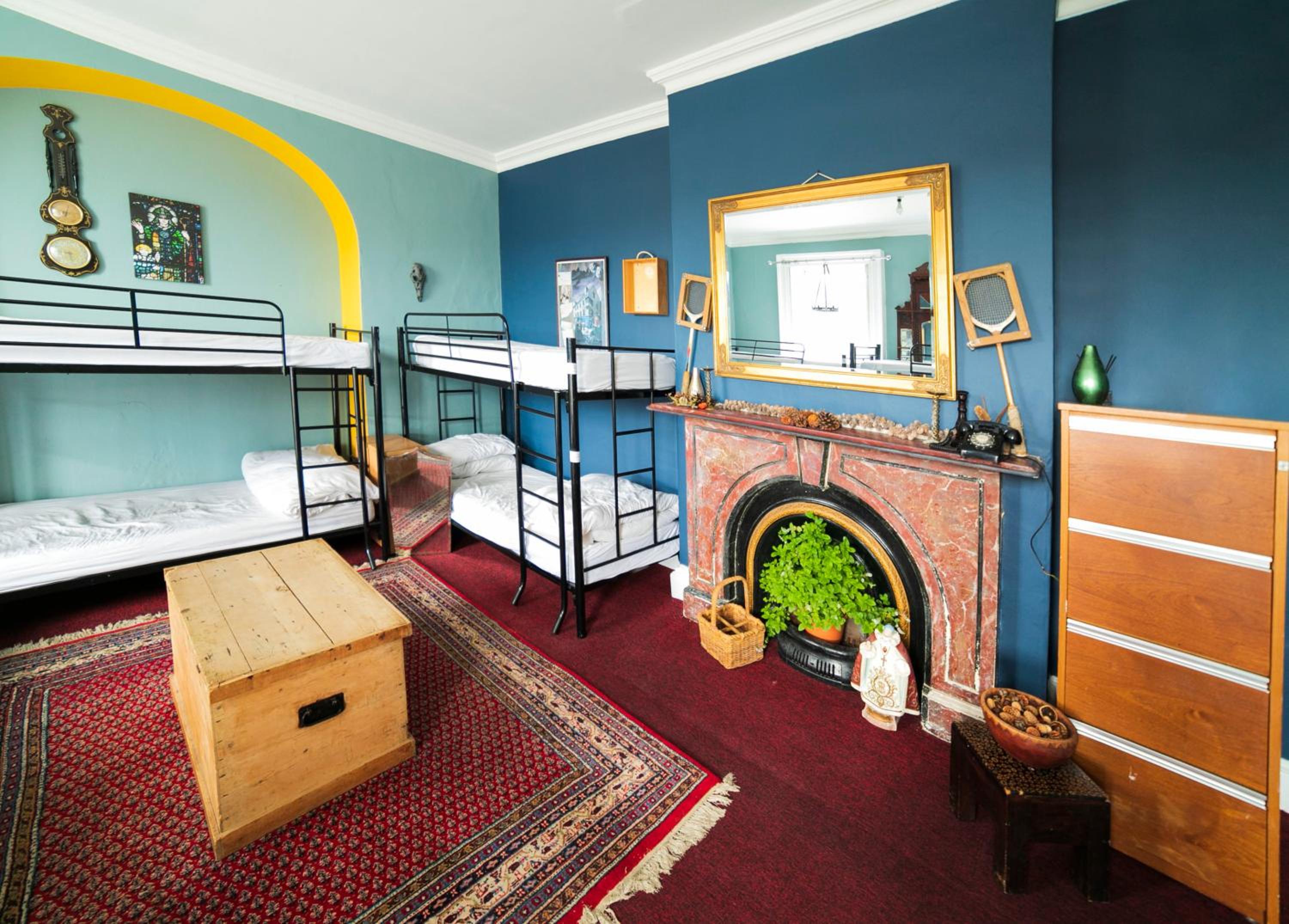 Bed in 10-Bed Mixed Dormitory Room photo 1