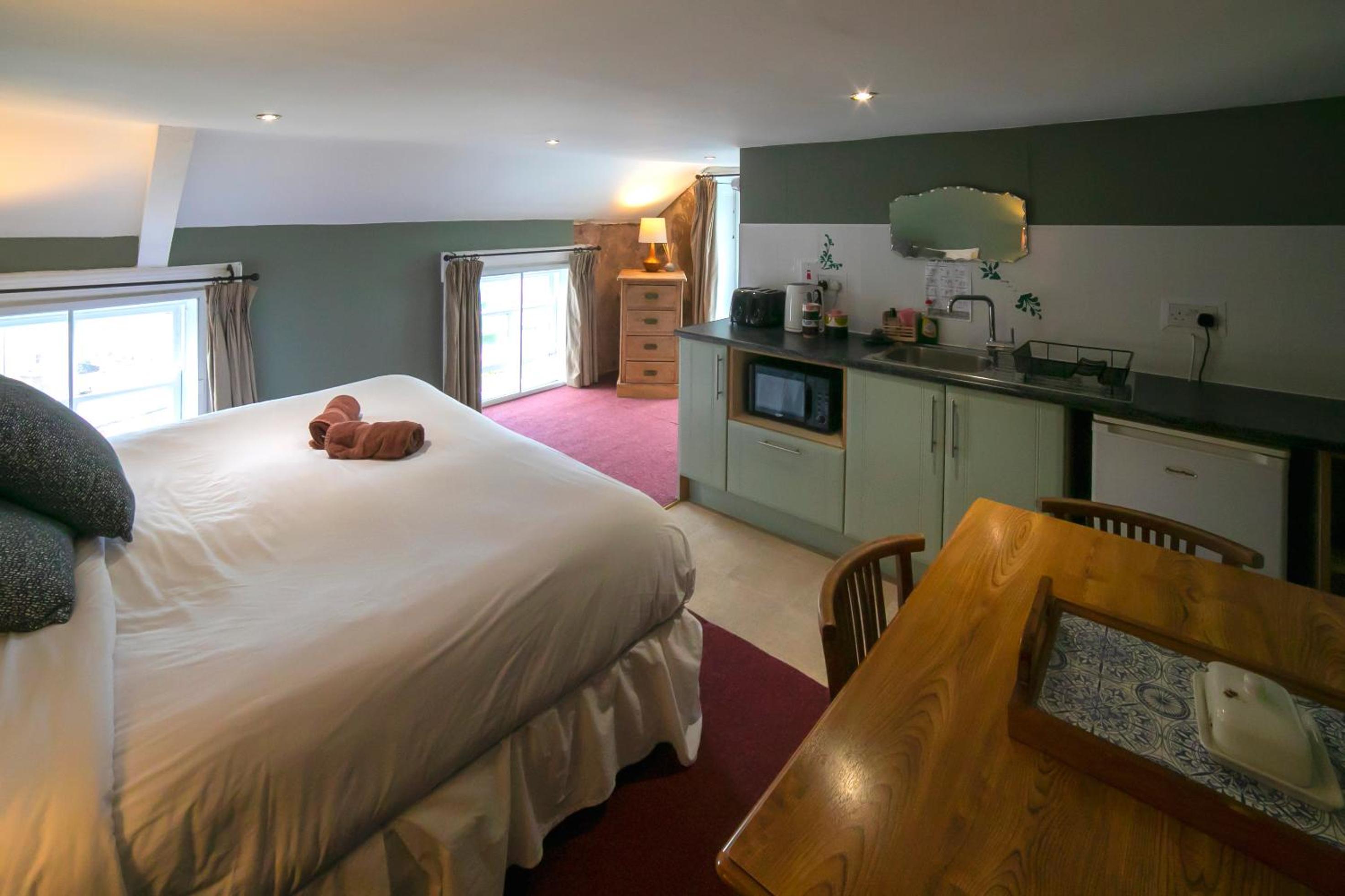 Deluxe Queen Room photo 2