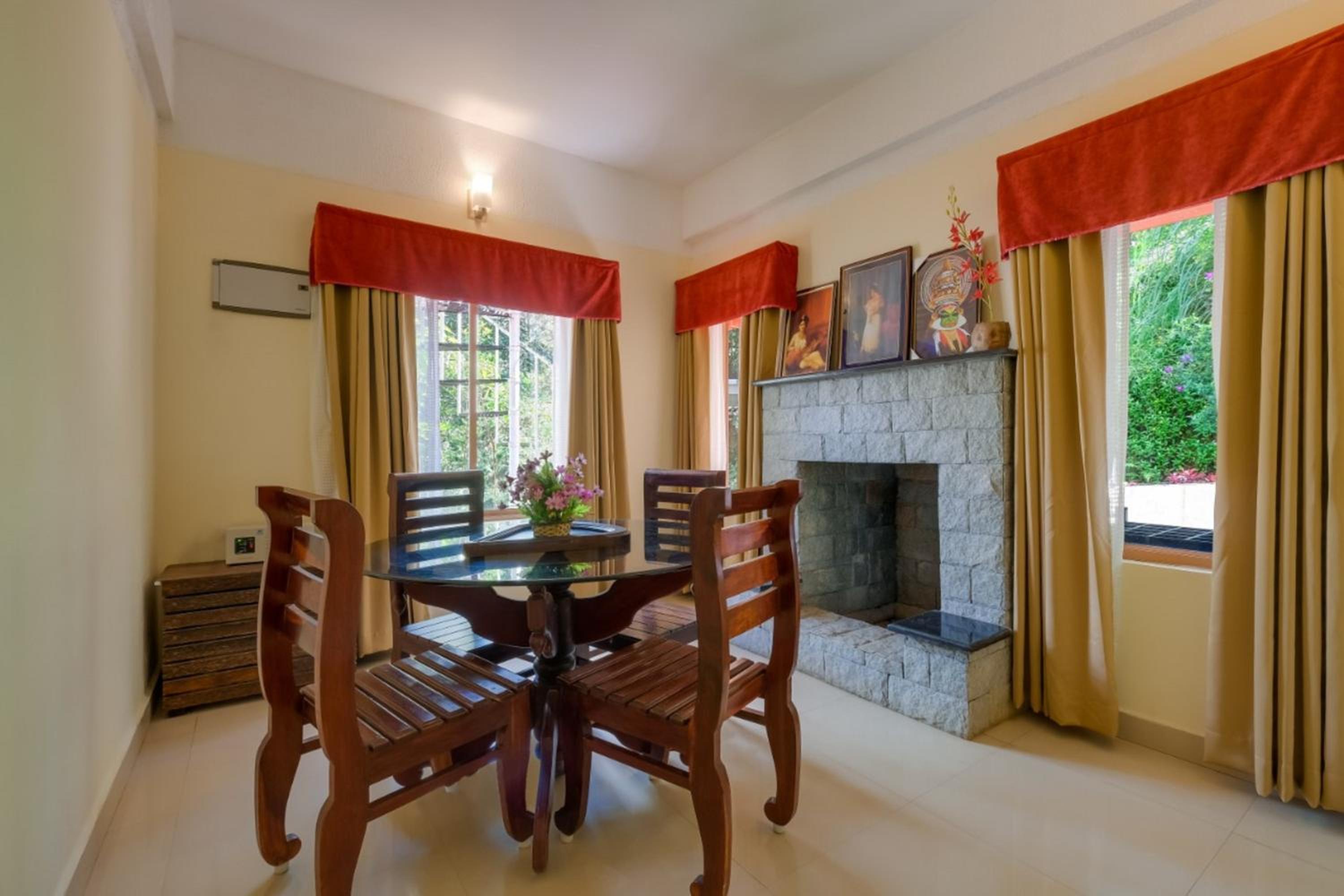 Honeymoon Cottage - Photo 3