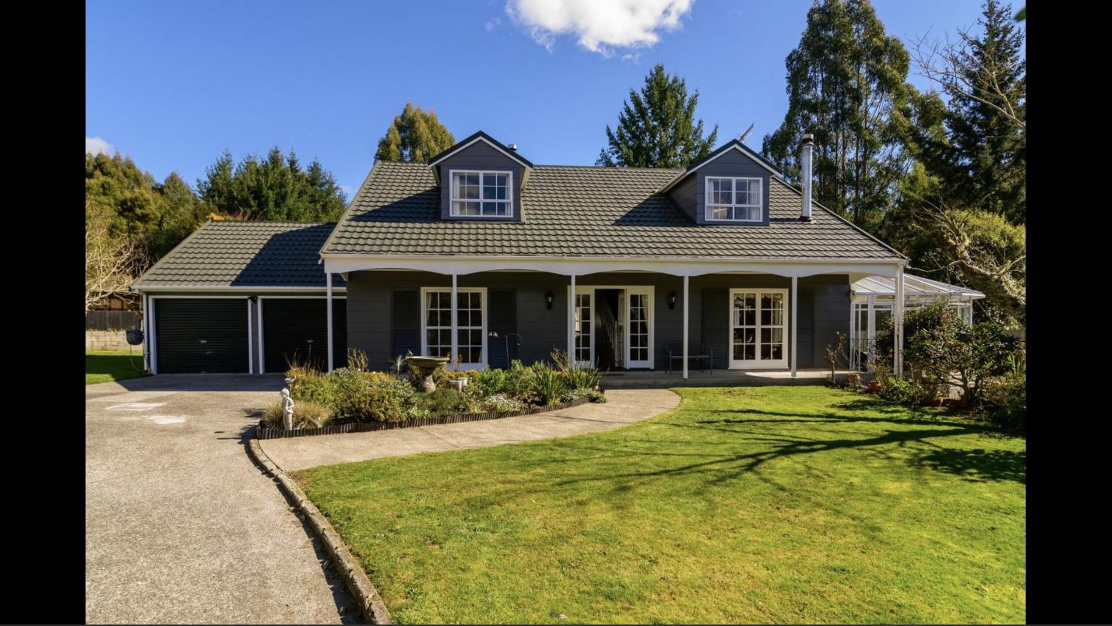 Four-Bedroom House - Photo 44