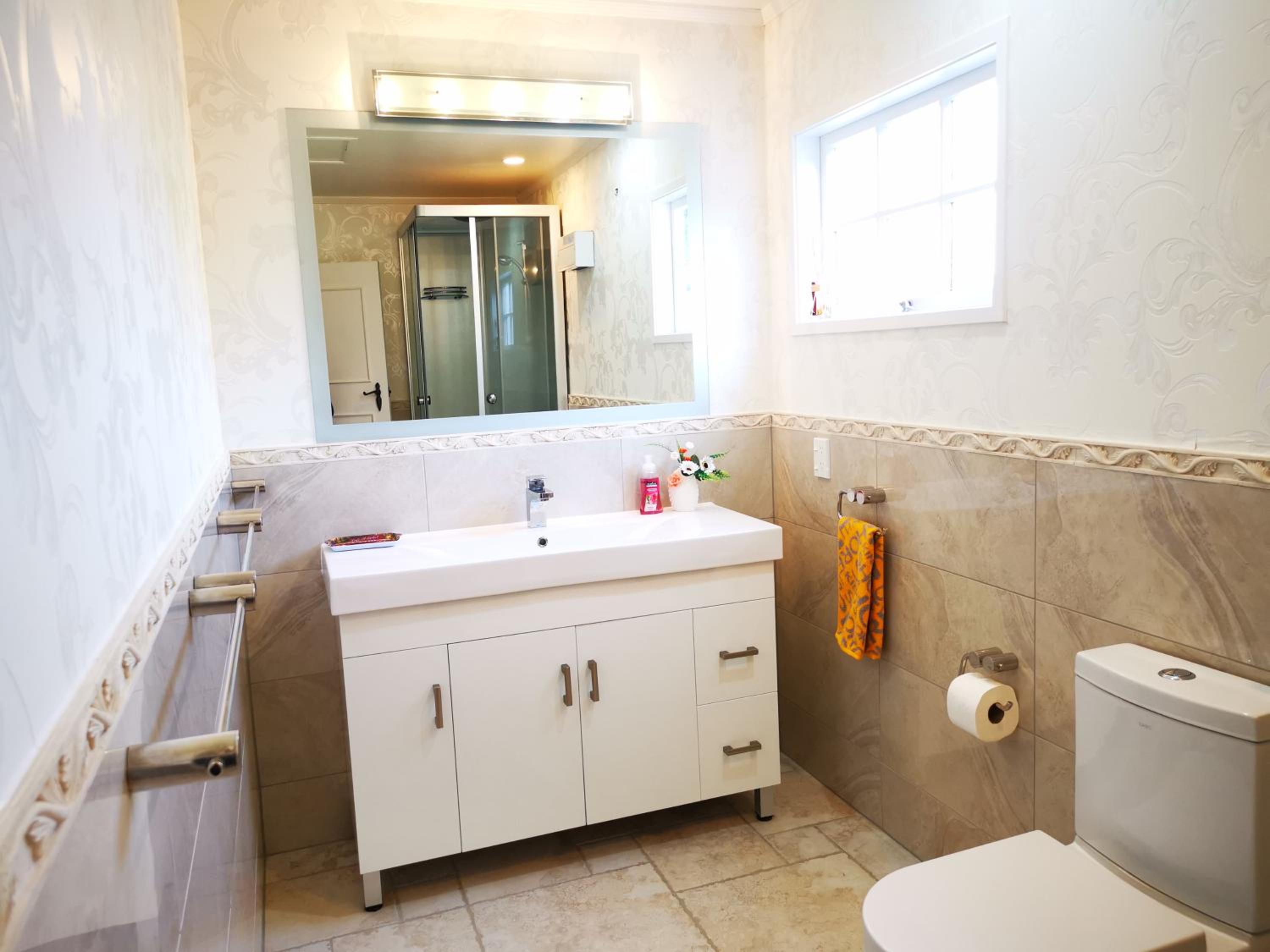 Four-Bedroom House - Photo 18