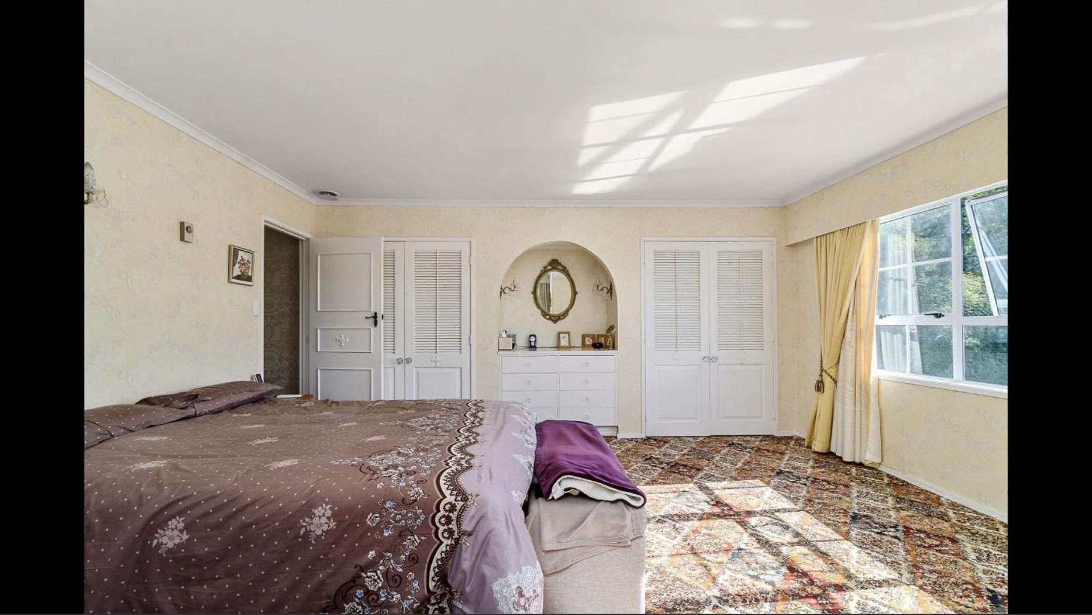 Four-Bedroom House - Photo 23