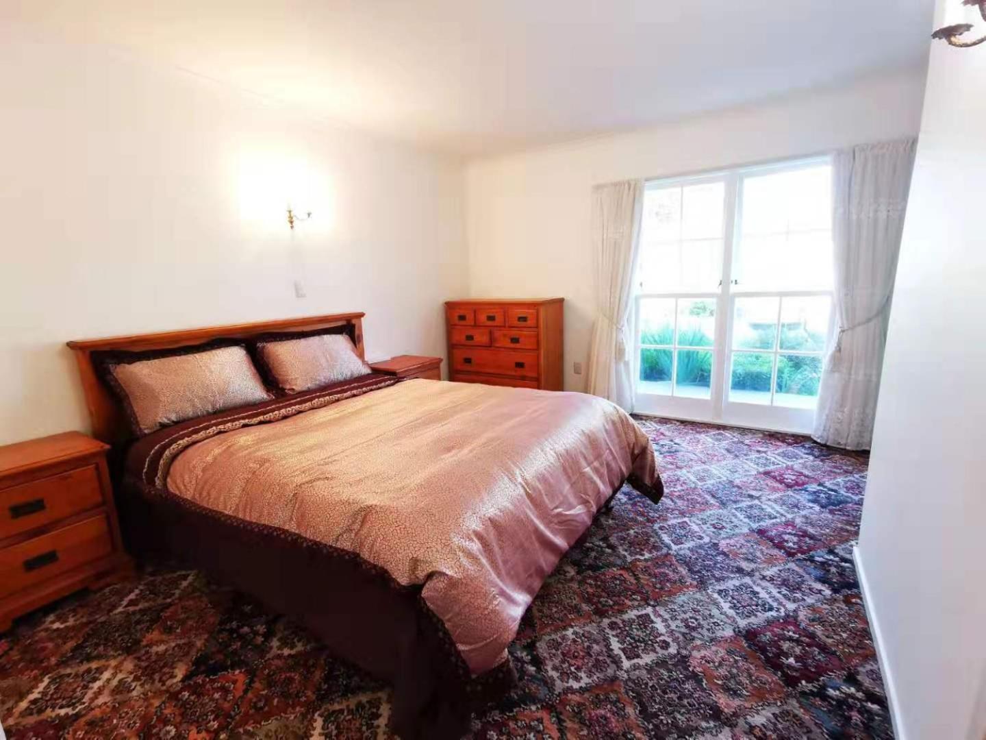 Four-Bedroom House - Photo 2