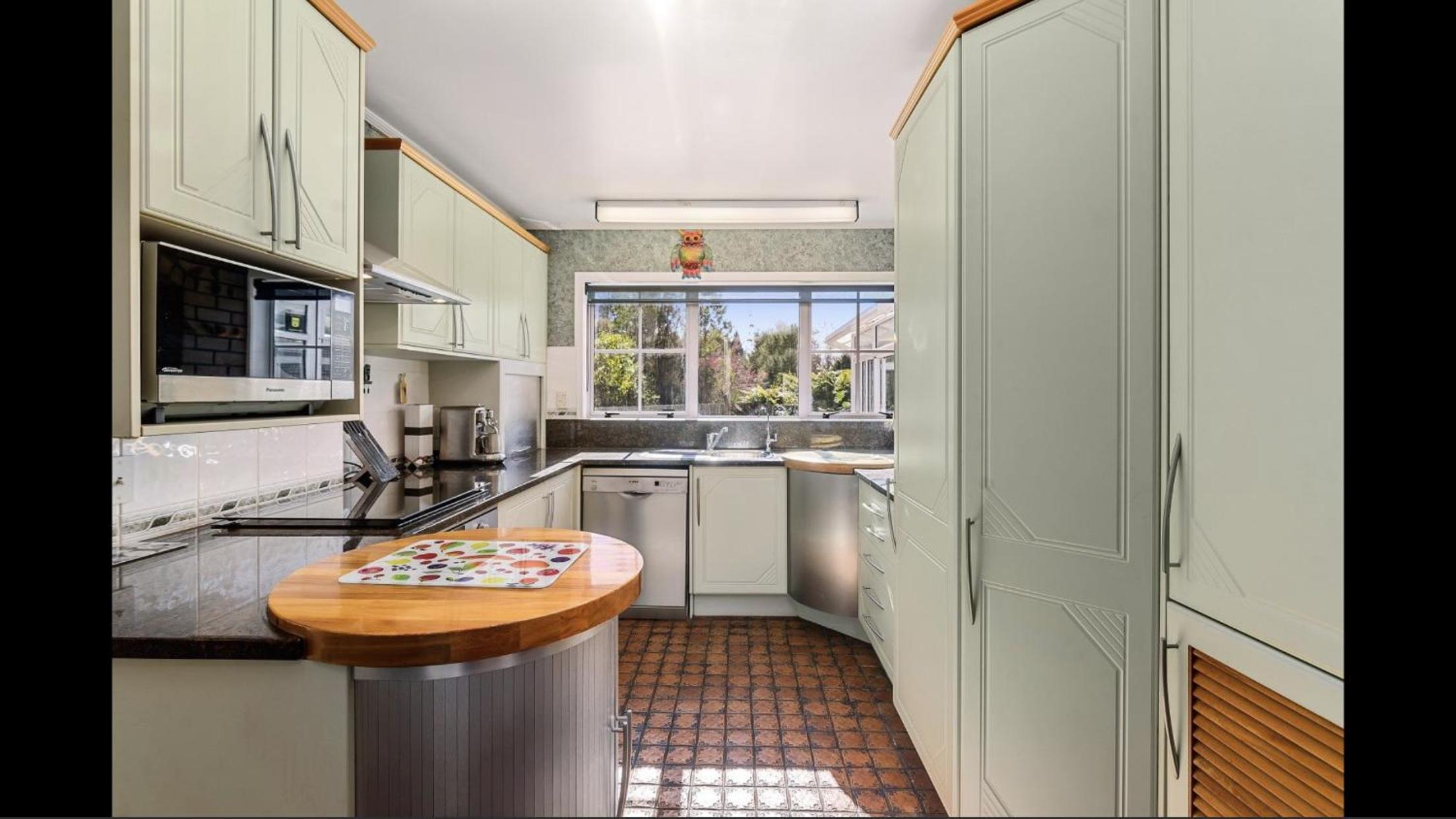 Four-Bedroom House - Photo 42