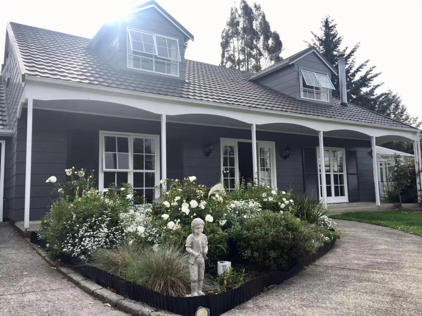 Four-Bedroom House - Photo 36