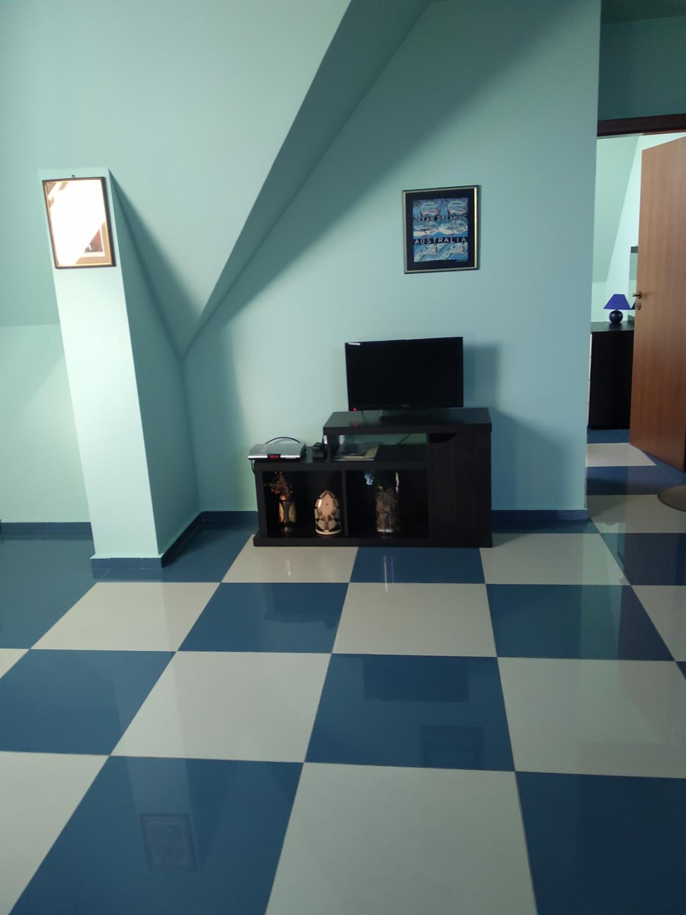 One-Bedroom Apartment - Photo 2