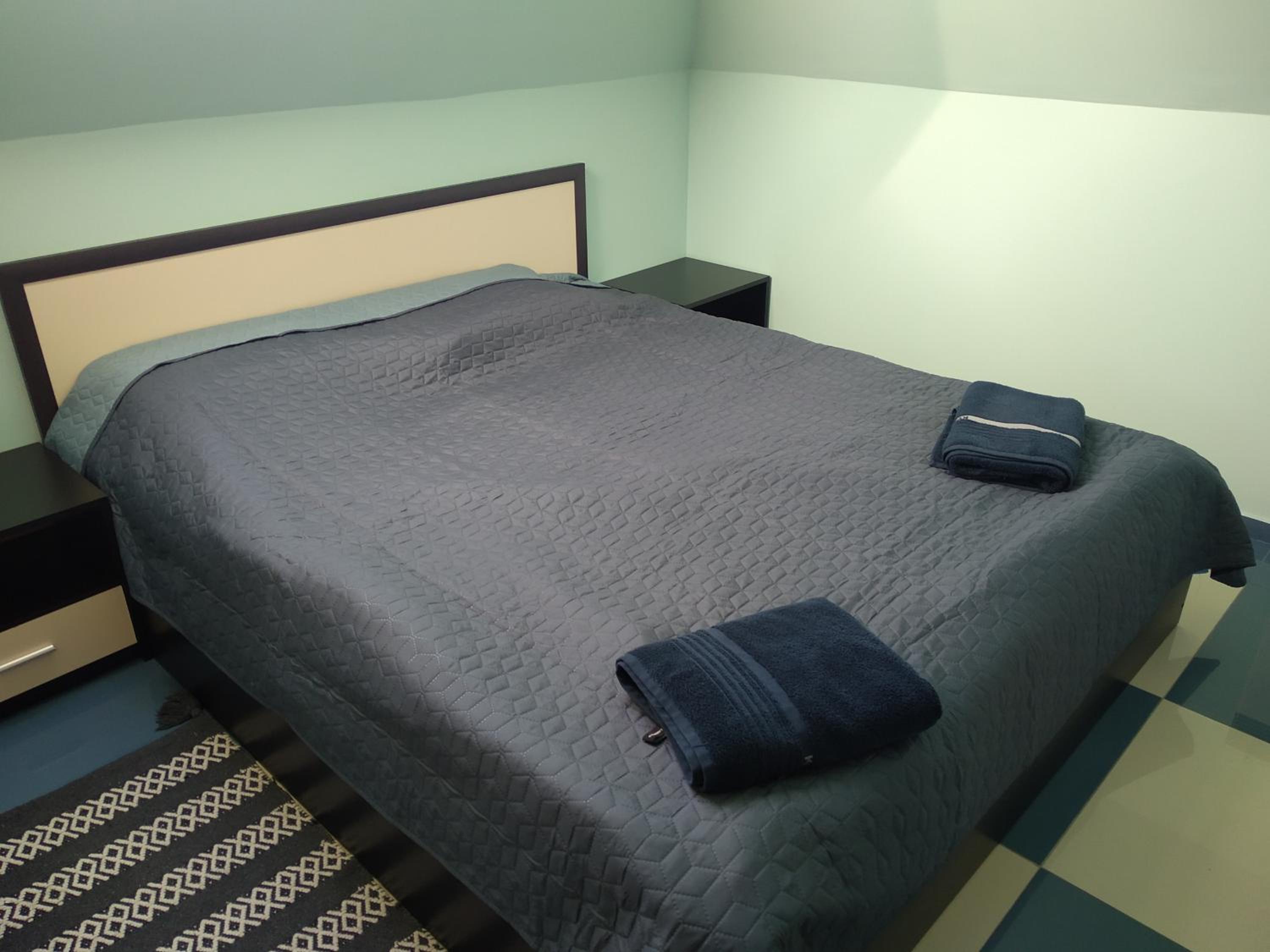 One-Bedroom Apartment - Photo 1