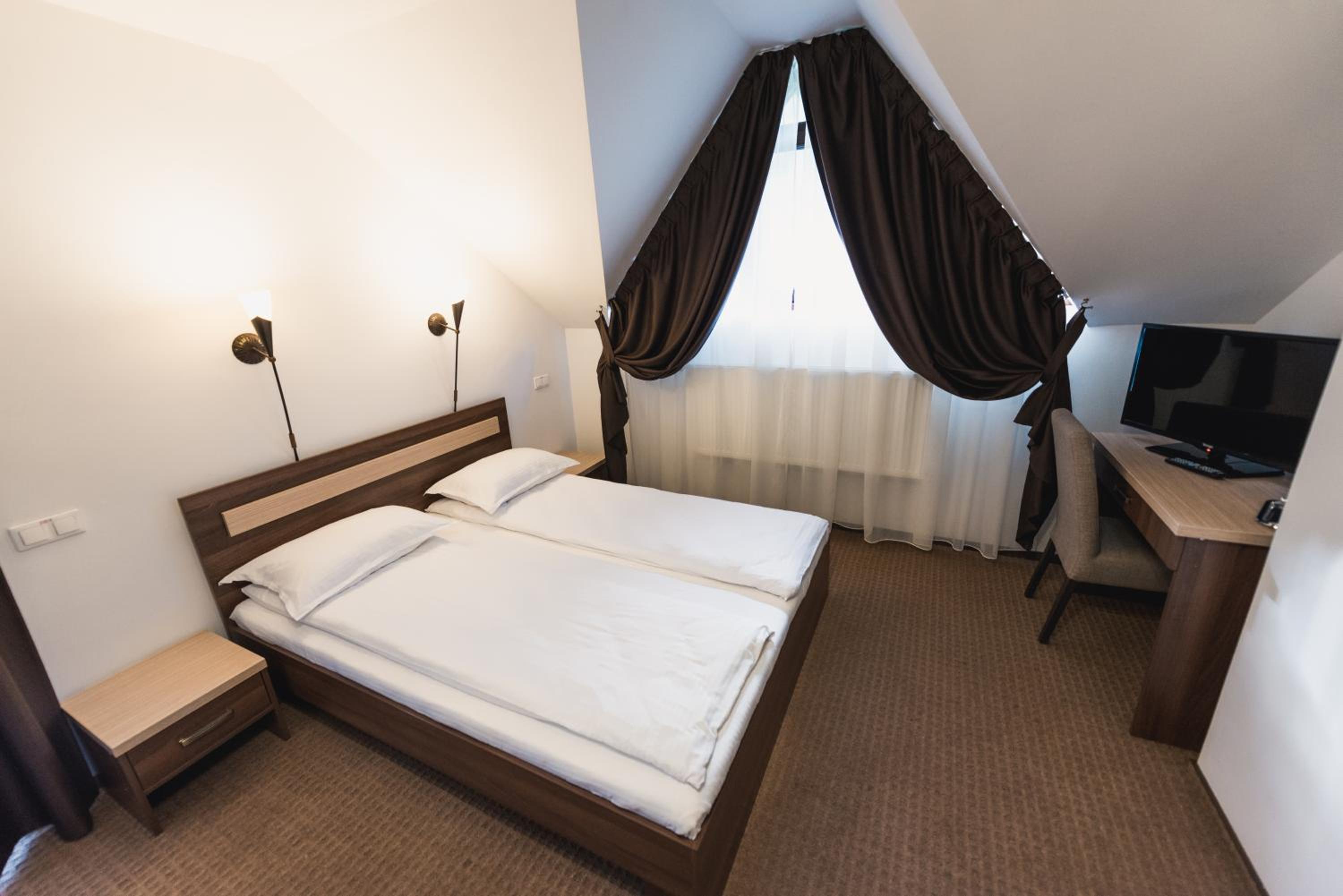Large Double Room photo 1