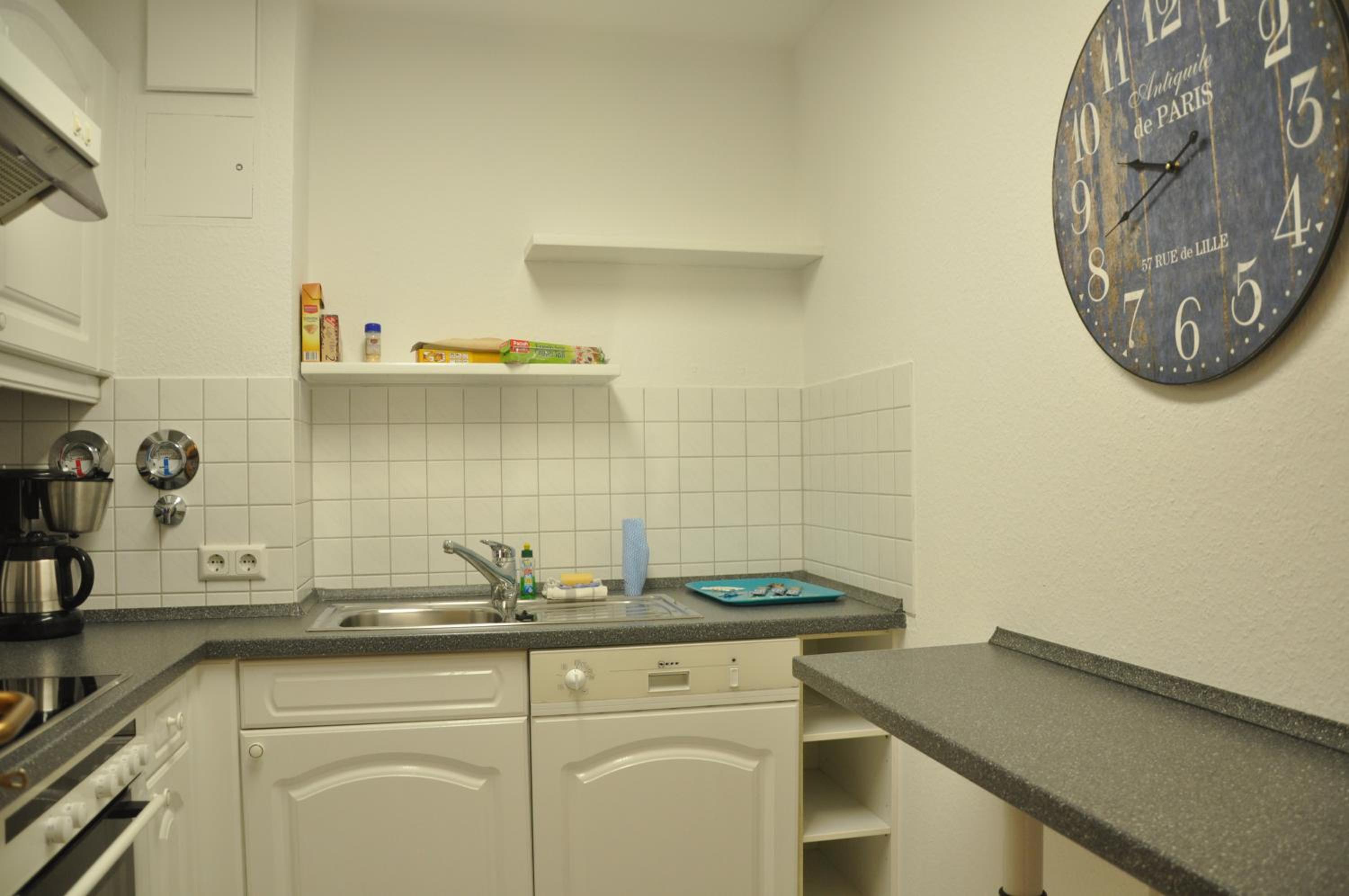 One-Bedroom Apartment - Maggie photo 2