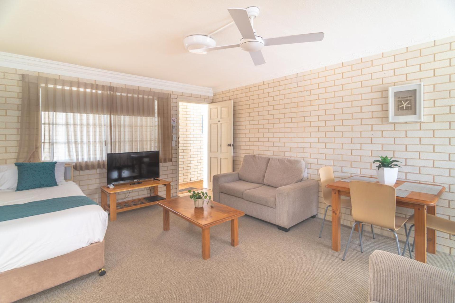 One-Bedroom Apartment photo 1