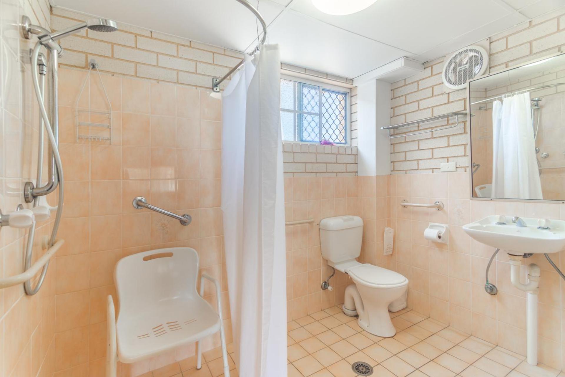 Twin - Wheelchair Access photo 2