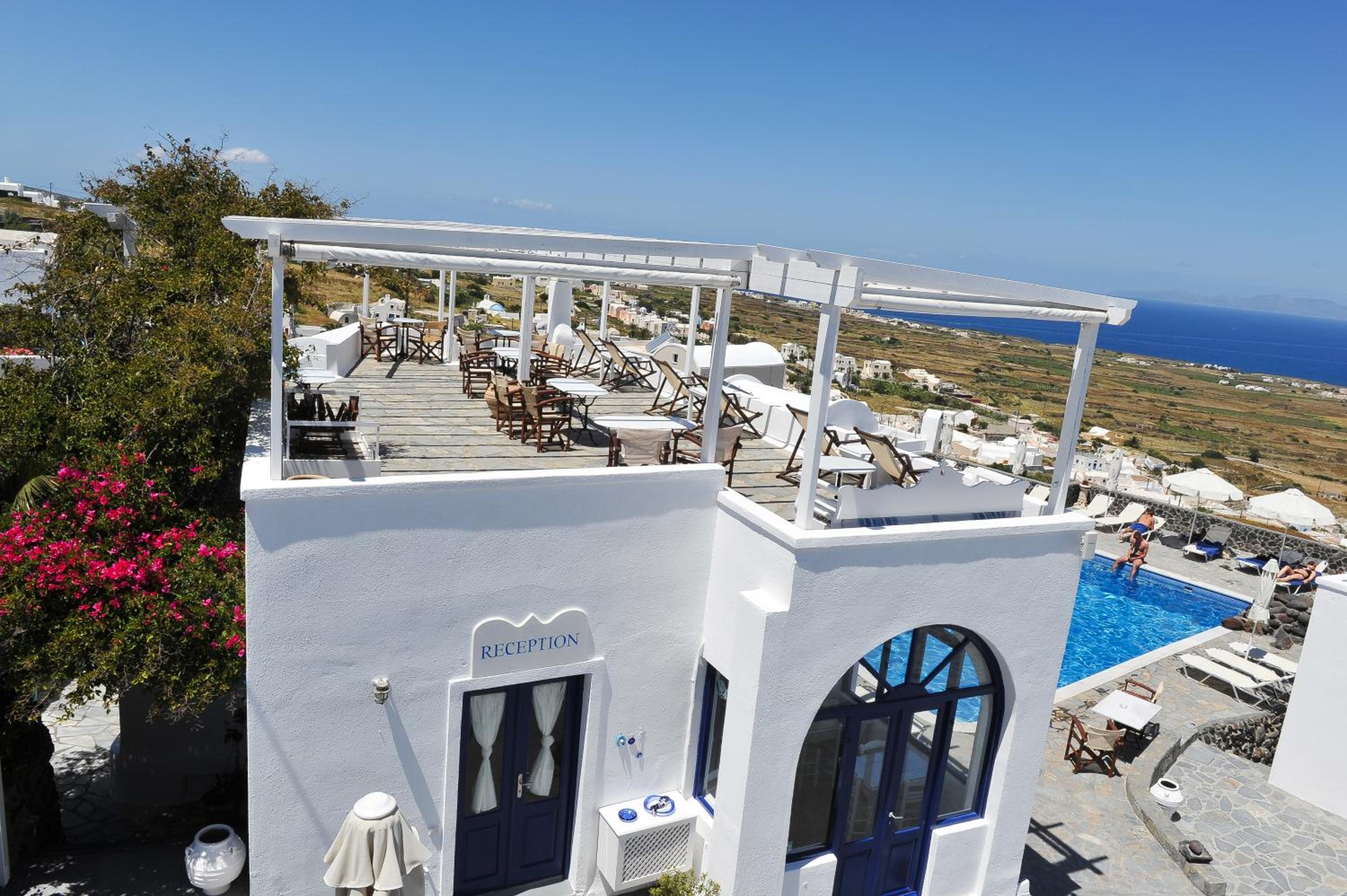 Cosy Room with Partial Sea View - Photo 5