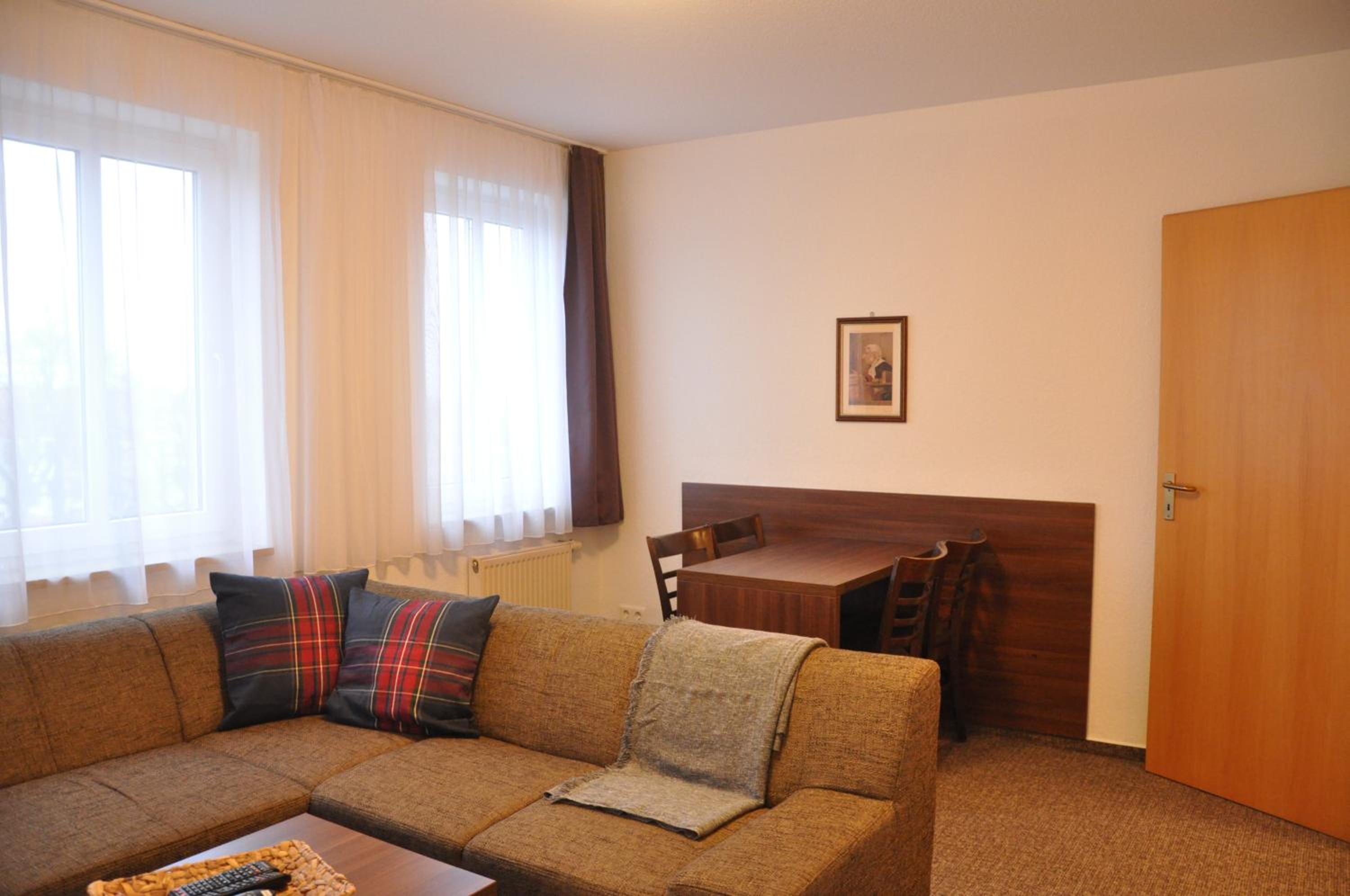 One-Bedroom Apartment - Chris  photo 3