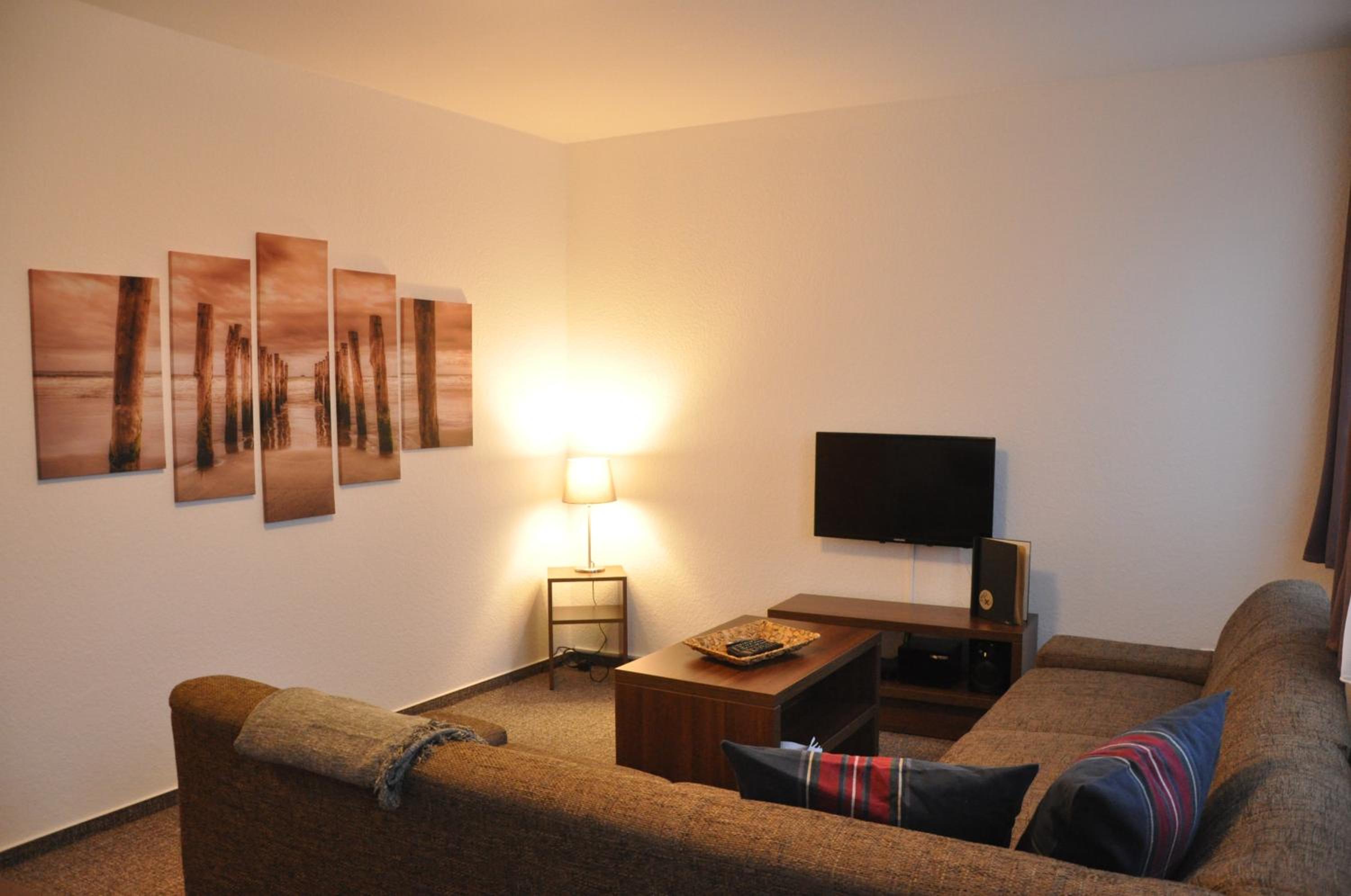 One-Bedroom Apartment - Chris
