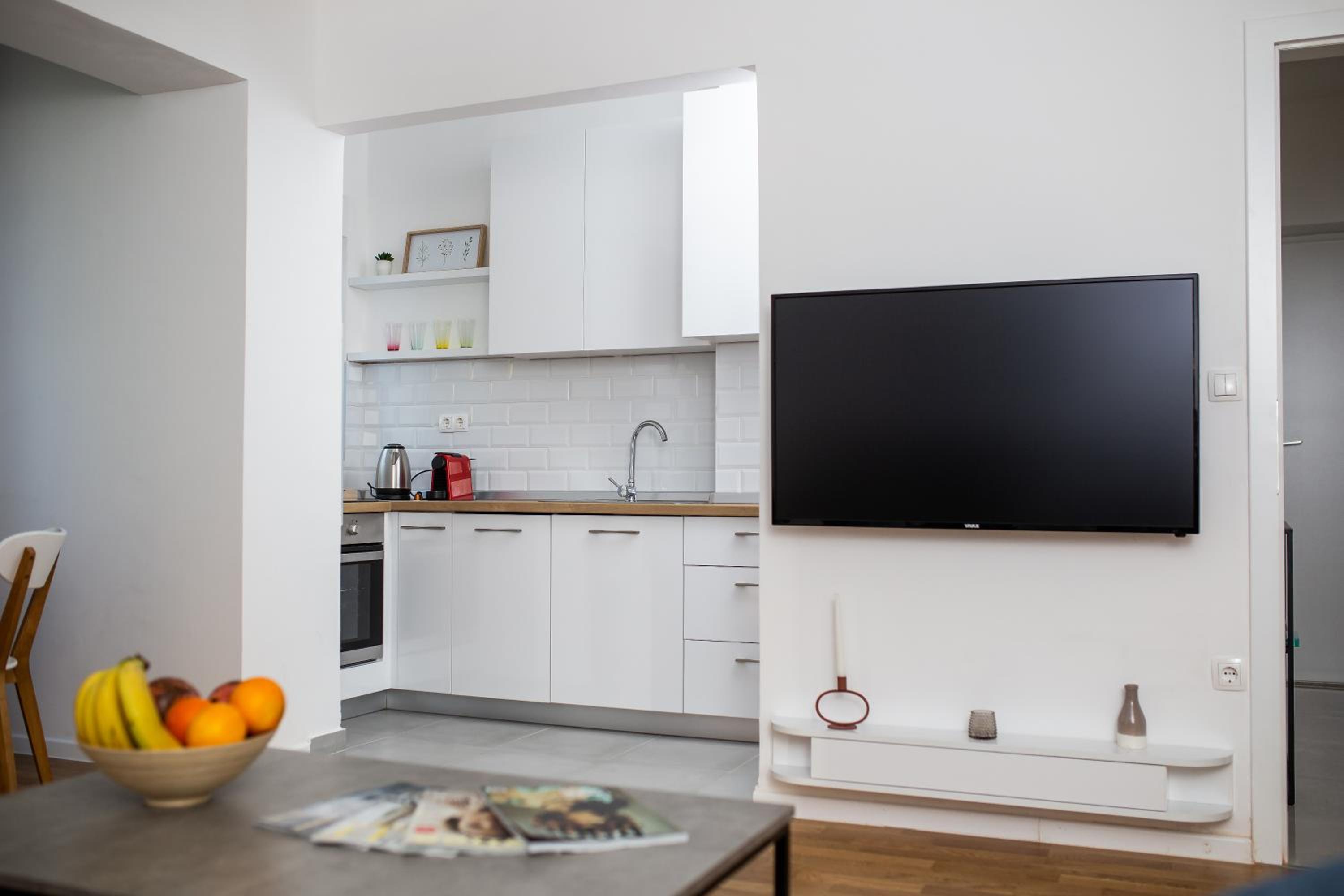 One-Bedroom Apartment photo 2
