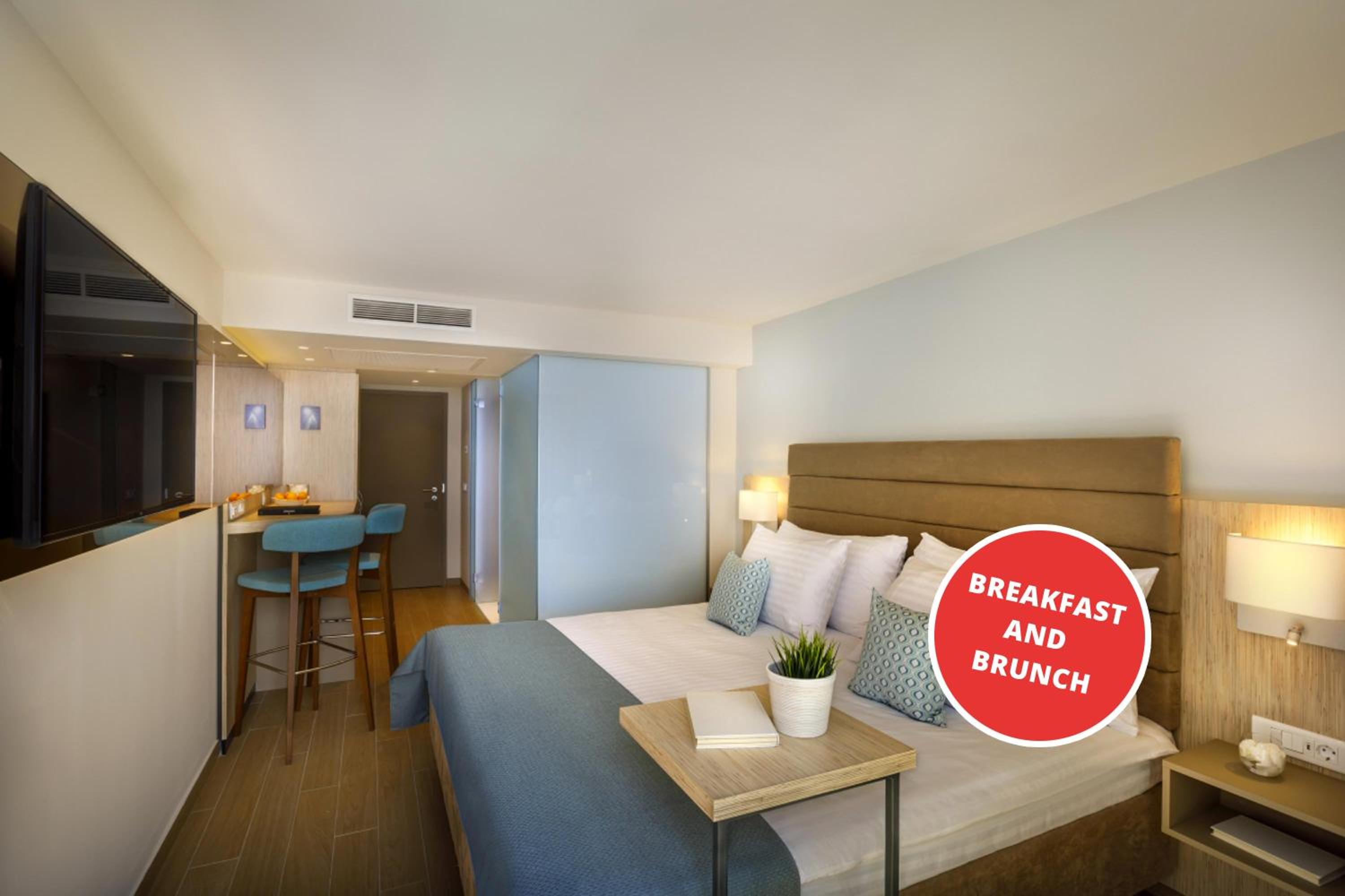 Room for 2 Seaview - Designed for Adults - Photo 3